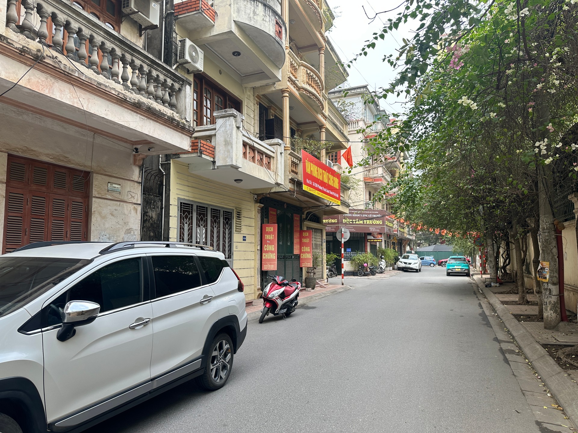 Bán nhà Ngõ 11 Khuất Duy Tiến - diện tích 50.4m2 5 tầng - ô tô tránh - giá 27 tỷ