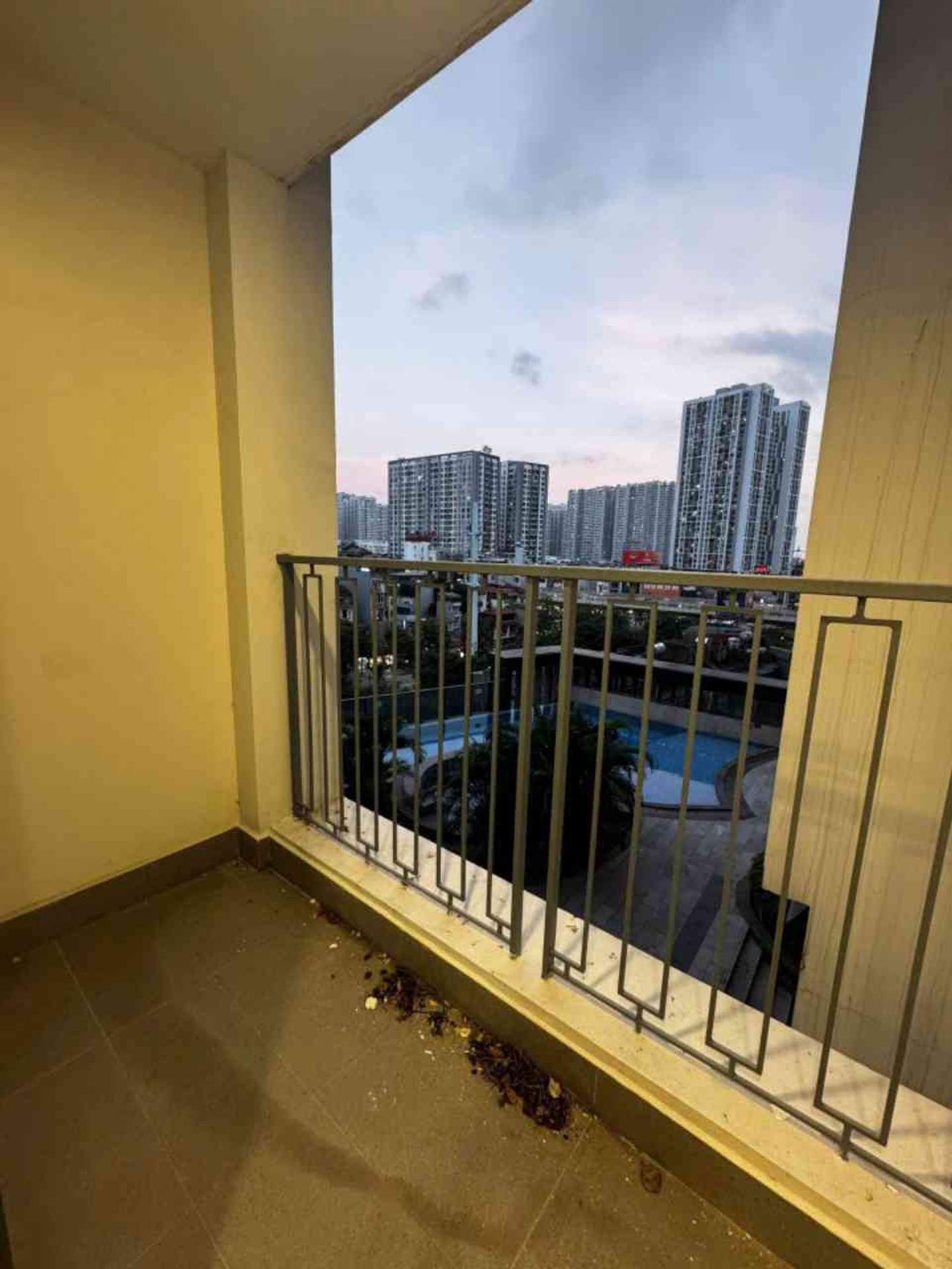 Bán nhà Minh Khai - diện tích 73m2 5 tầng - Nhà thiết kế 2 ngủ, 2 vs - giá 9,8 tỷ