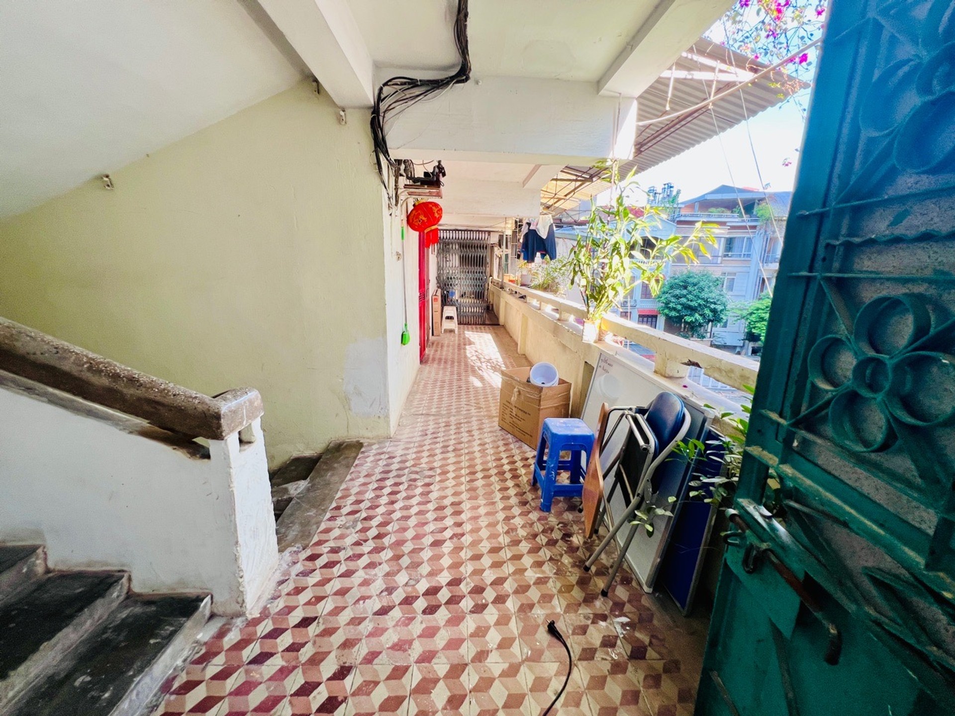 Bán nhà Nguyễn Chí Thanh - diện tích 65m2 1 tầng - Ô tô đỗ chân cầu thang - giá 5,2 tỷ
