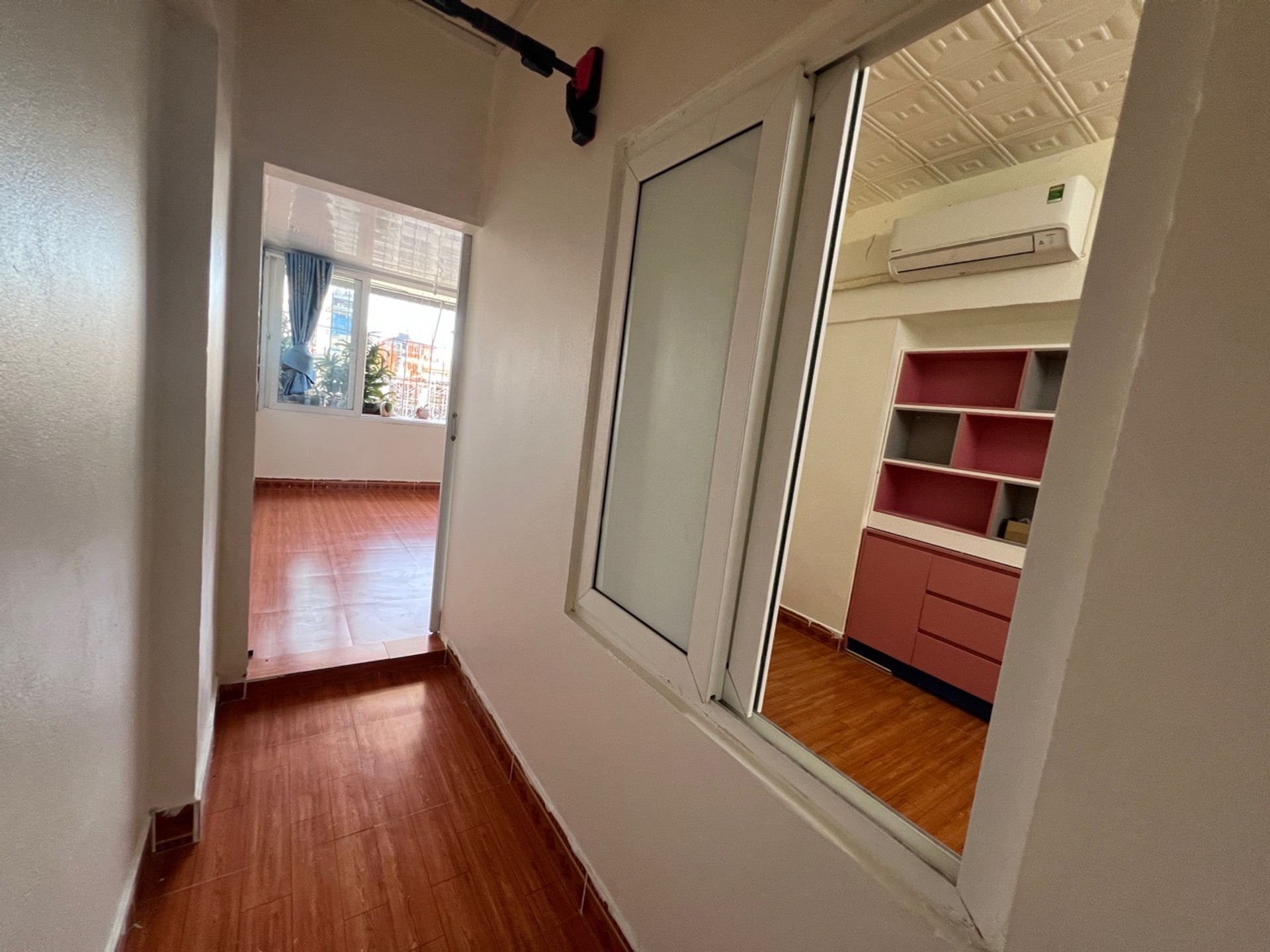 Bán nhà Nguyễn Chí Thanh - diện tích 65m2 1 tầng - Ô tô đỗ chân cầu thang - giá 5,2 tỷ