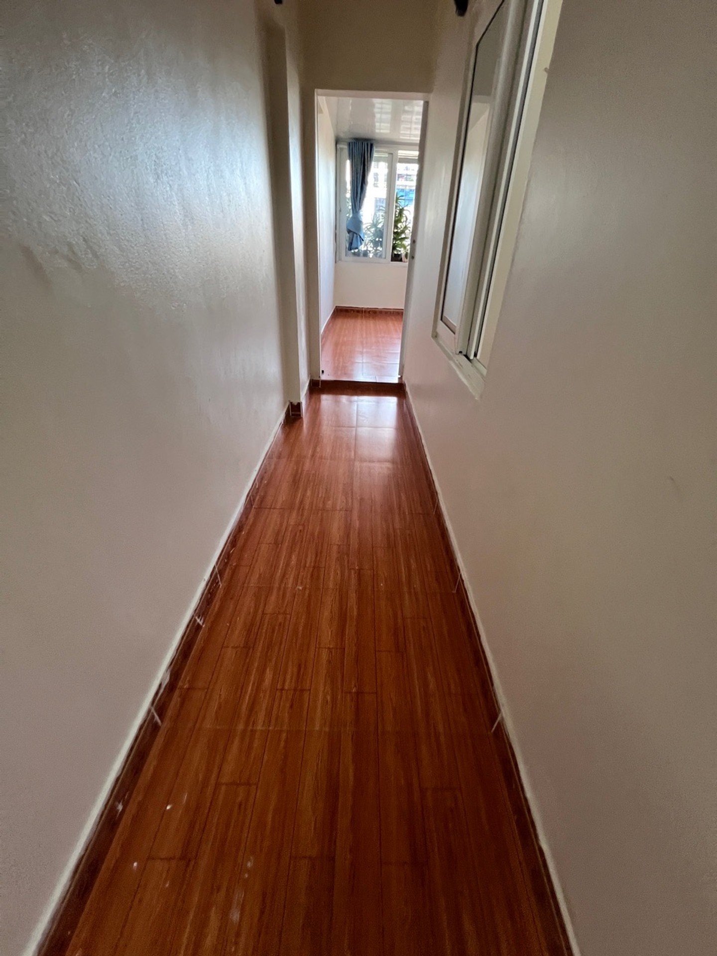 Bán nhà Nguyễn Chí Thanh - diện tích 65m2 1 tầng - Ô tô đỗ chân cầu thang - giá 5,2 tỷ