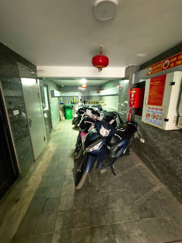 Bán nhà Cự Lộc - diện tích 69m2 9 tầng - Lô góc 2 mặt thoáng - giá 27,6 tỷ