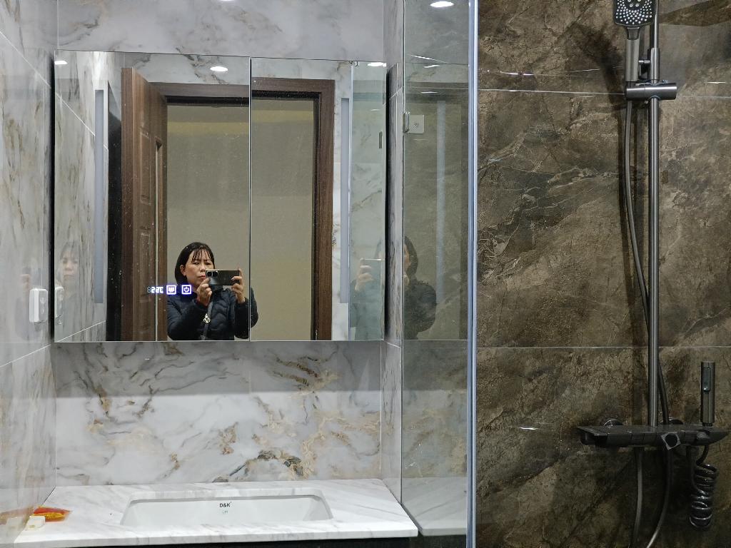 Bán nhà Trương Định - diện tích 125m2 7 tầng - Ô tô tránh - giá 50 tỷ