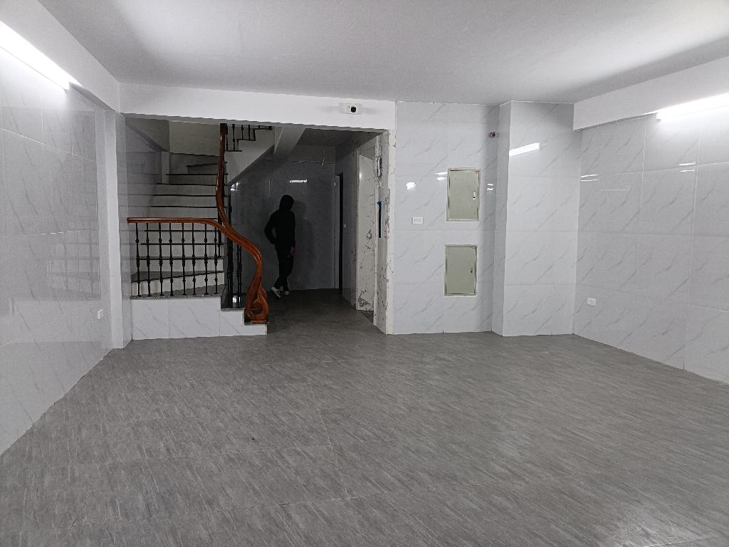 Bán nhà Trương Định - diện tích 125m2 7 tầng - Ô tô tránh - giá 50 tỷ