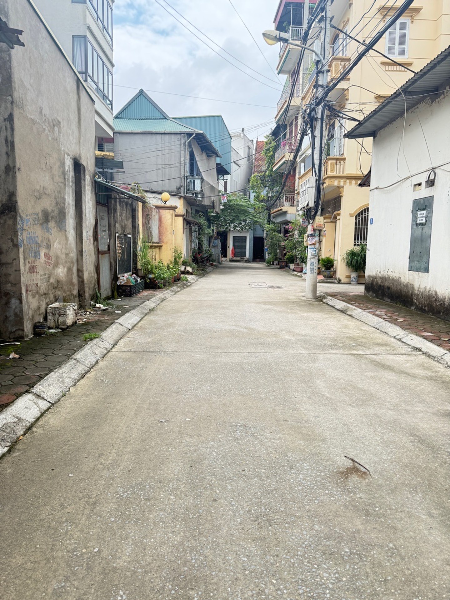 Bán nhà Đê Nguyễn Khoái - diện tích 78m2 1 tầng - Cực hiếm - giá 20,9 tỷ