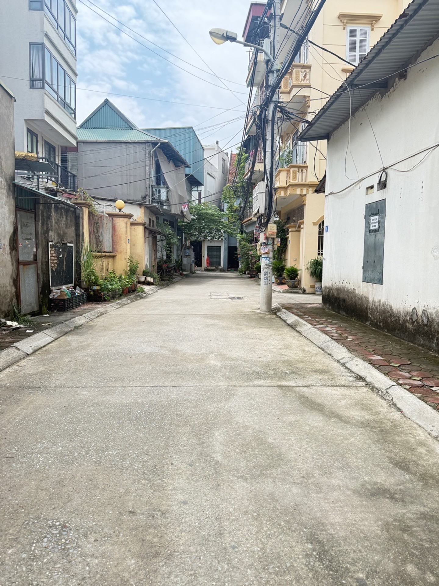 Bán nhà Đê Nguyễn Khoái - diện tích 78m2 1 tầng - Cực hiếm - giá 20,9 tỷ