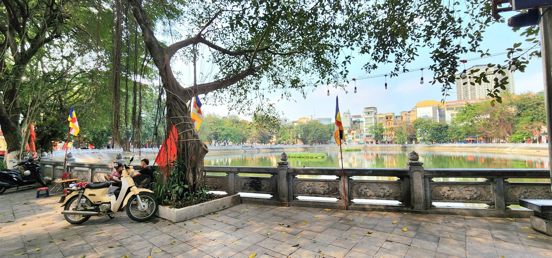 Bán nhà Hương Viên - diện tích 33m2 5 tầng - Mặt hồ Hai Bà - giá 25 tỷ