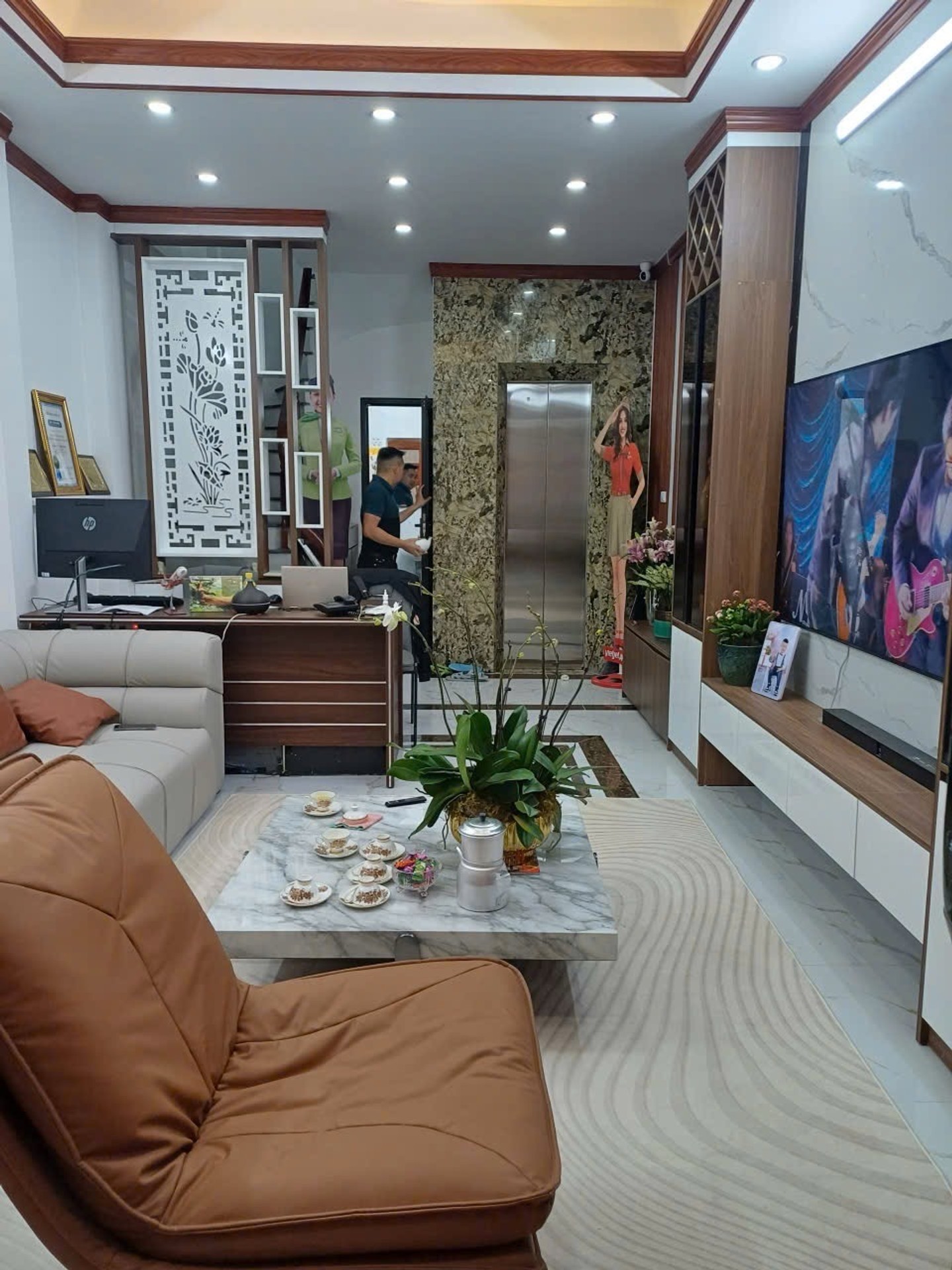 Bán nhà Kim Ngưu - diện tích 30m2 5 tầng - thang máy - giá 9,6 tỷ