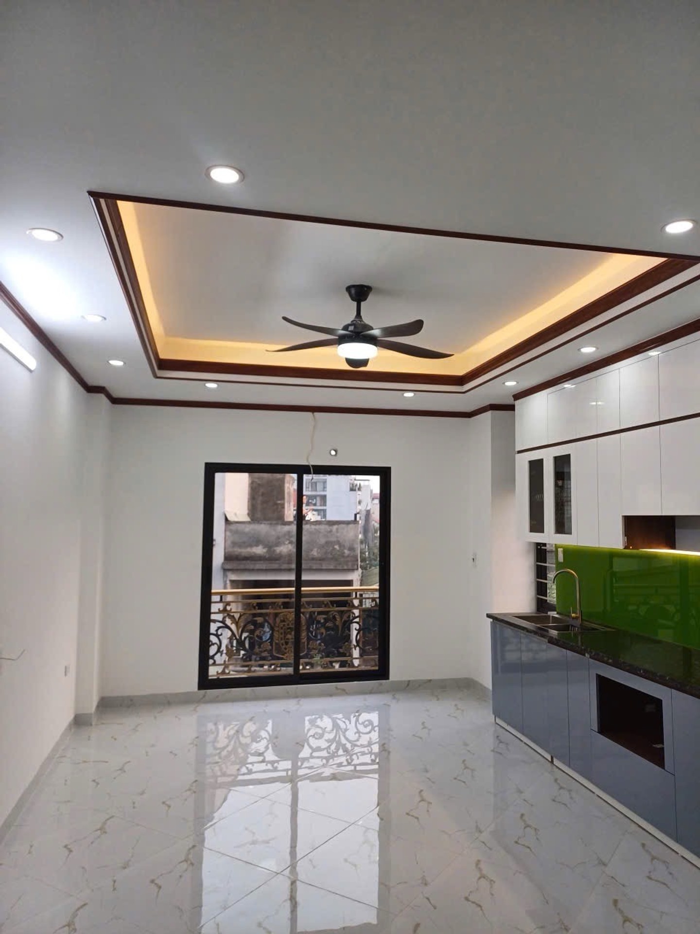 Bán nhà Kim Ngưu - diện tích 30m2 5 tầng - thang máy - giá 9,6 tỷ