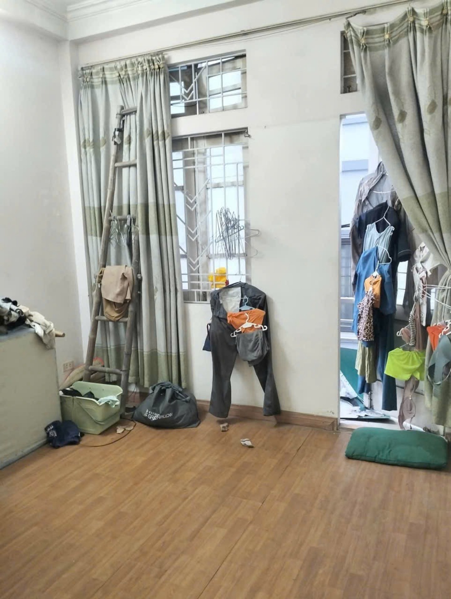 Bán nhà Ngọc Hồi - diện tích 47m2 3 tầng - Ngõ to như phố, vỉa hè kinh doanh - giá 13 tỷ