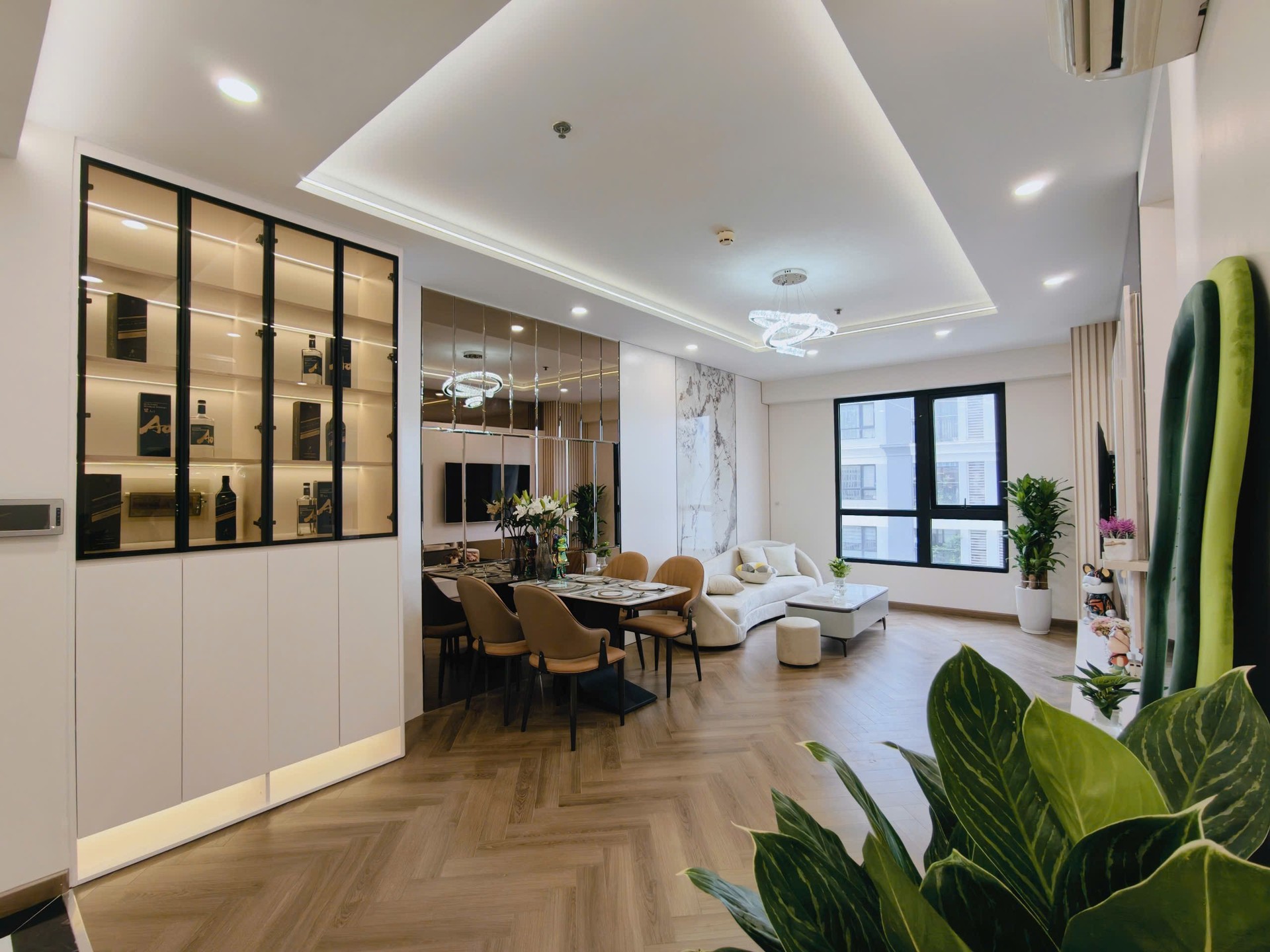 Bán nhà Minh Khai - diện tích 95m2 1 tầng - Căn hộ T9 Tầng 24 - giá 13,8 tỷ