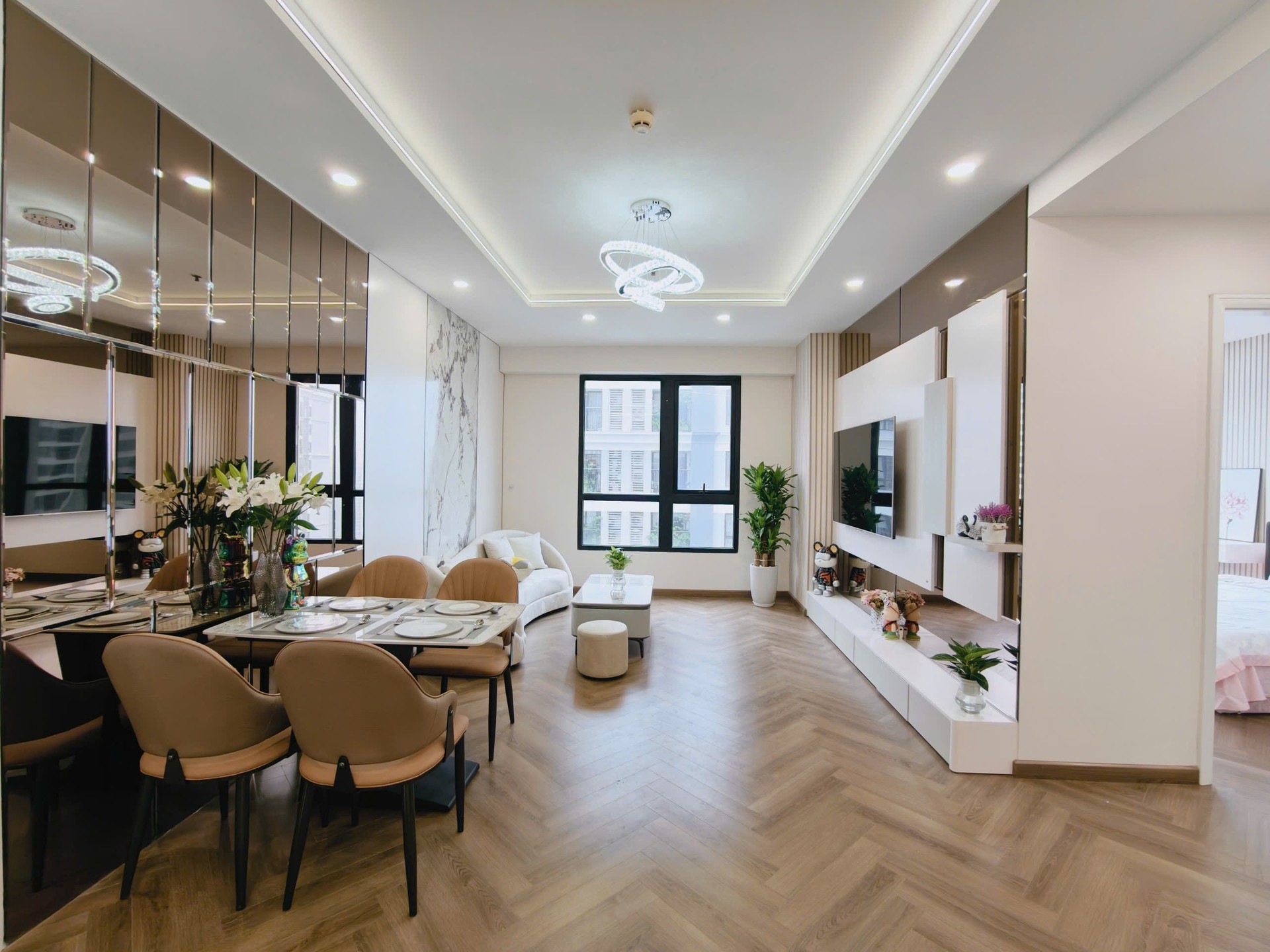 Bán nhà Minh Khai - diện tích 95m2 1 tầng - Căn hộ T9 Tầng 24 - giá 13,8 tỷ