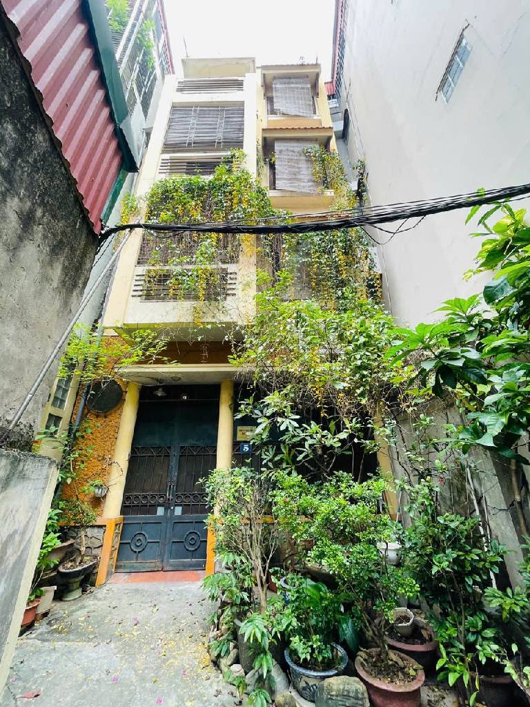 Bán nhà Võ Thị Sáu - diện tích 70m2 5 tầng - Gần hồ, ngõ rộng ba gác tránh nhau - giá 18,6 tỷ
