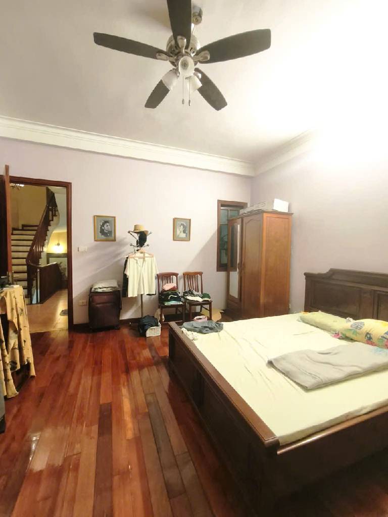 Bán nhà Võ Thị Sáu - diện tích 70m2 5 tầng - Gần hồ, ngõ rộng ba gác tránh nhau - giá 18,6 tỷ