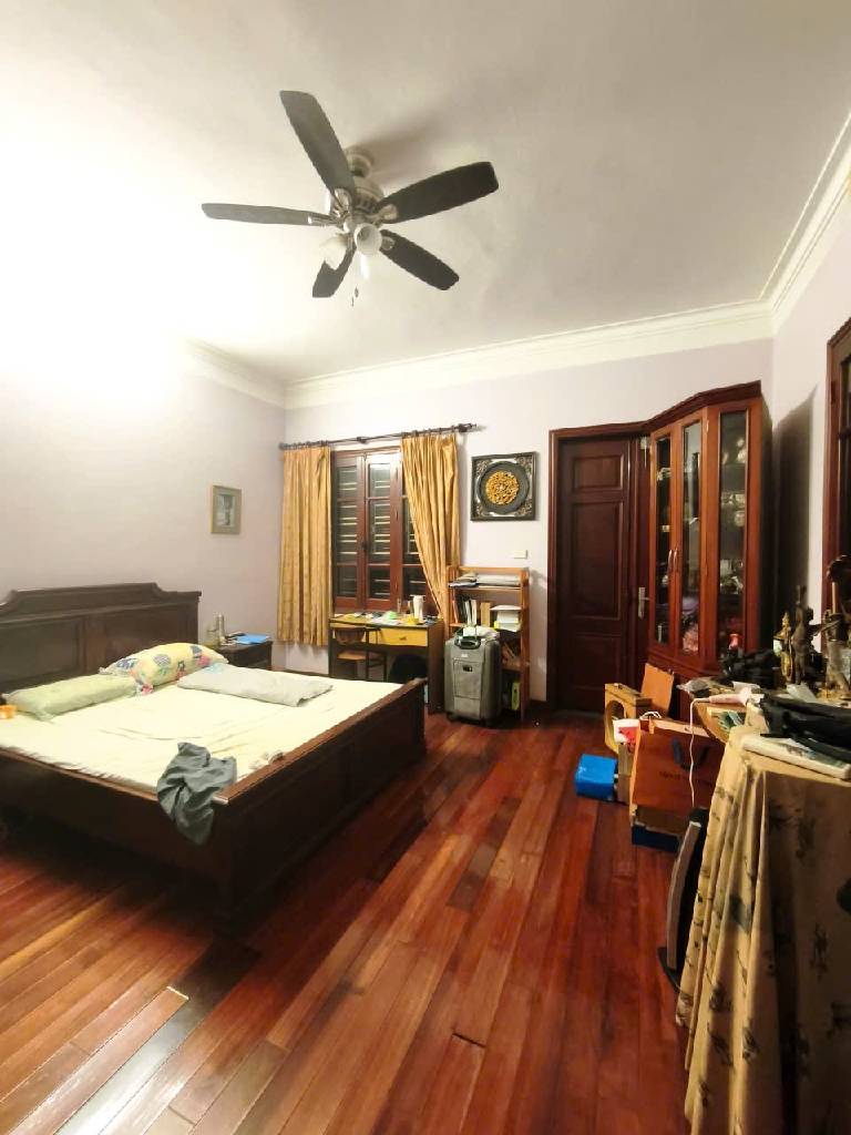 Bán nhà Võ Thị Sáu - diện tích 70m2 5 tầng - Gần hồ, ngõ rộng ba gác tránh nhau - giá 18,6 tỷ
