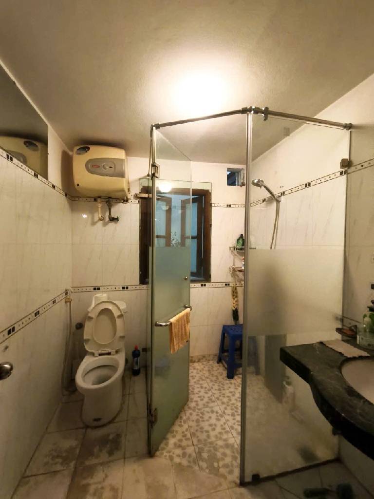 Bán nhà Võ Thị Sáu - diện tích 70m2 5 tầng - Gần hồ, ngõ rộng ba gác tránh nhau - giá 18,6 tỷ