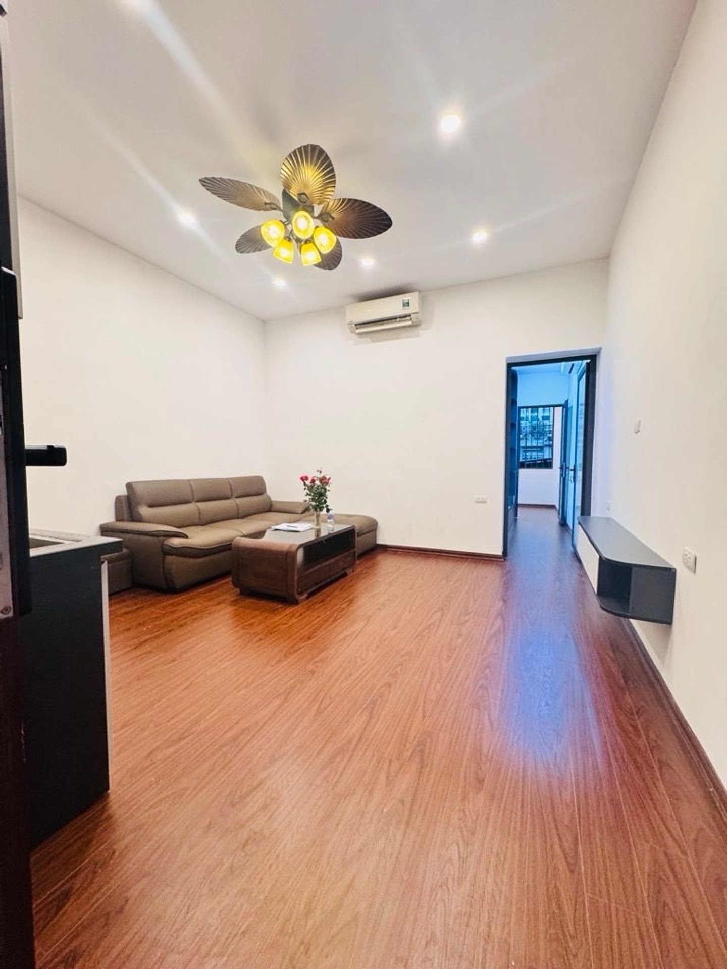 Bán nhà Nguyễn Trãi - diện tích 60m2 3 tầng - Đối diện Royal City - giá 3,5 tỷ