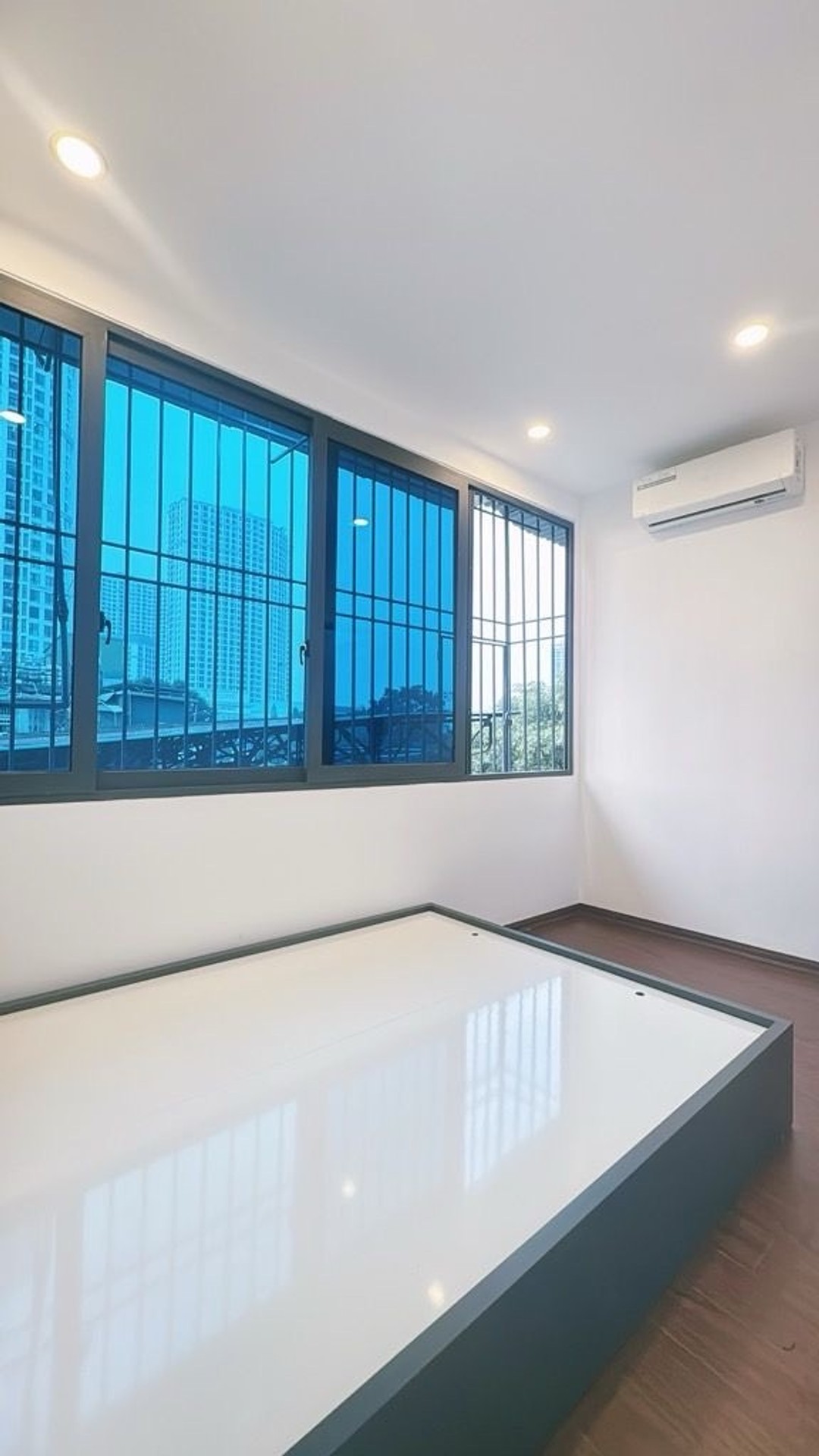 Bán nhà Nguyễn Trãi - diện tích 60m2 3 tầng - Đối diện Royal City - giá 3,5 tỷ