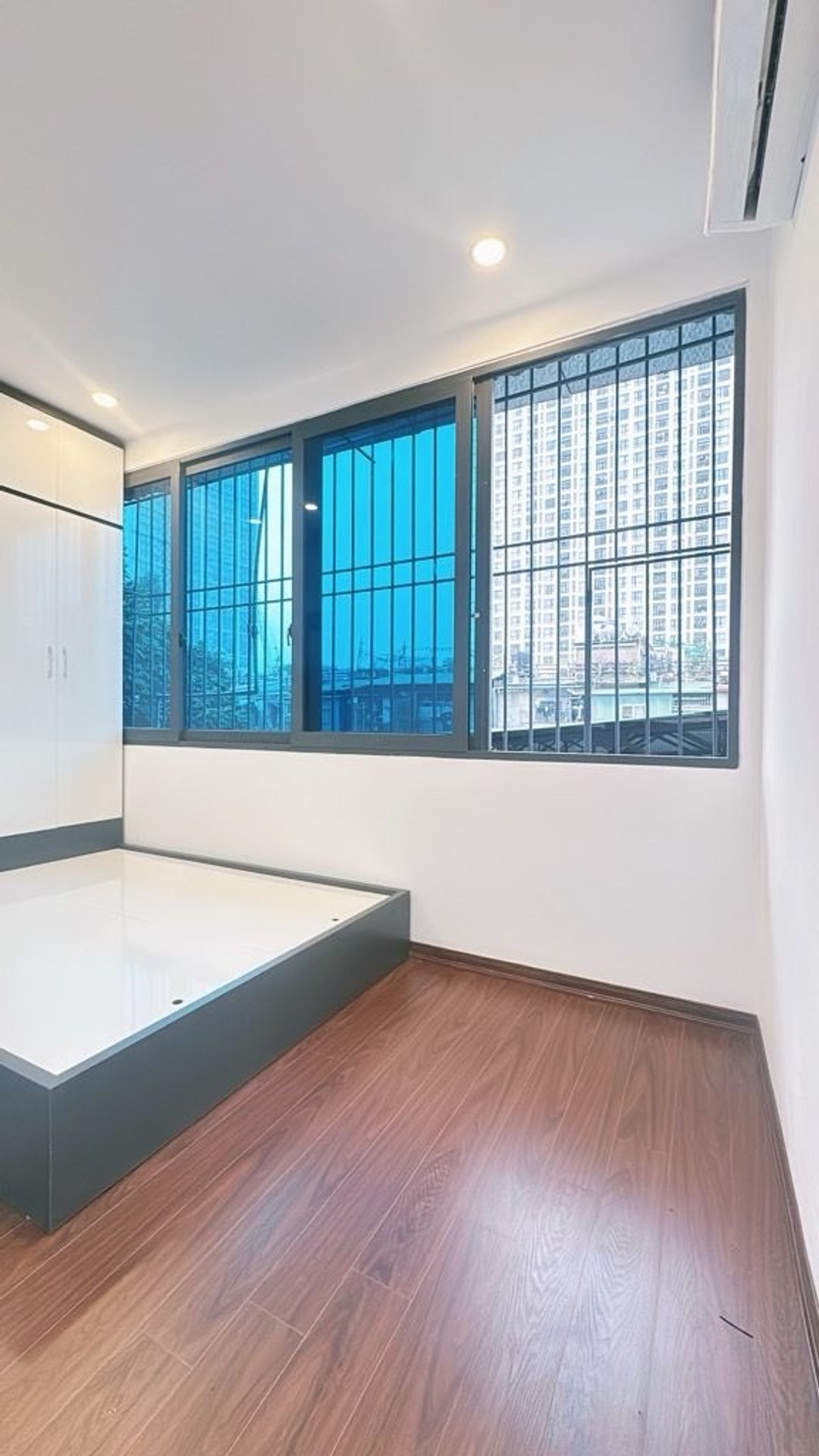Bán nhà Nguyễn Trãi - diện tích 60m2 3 tầng - Đối diện Royal City - giá 3,5 tỷ