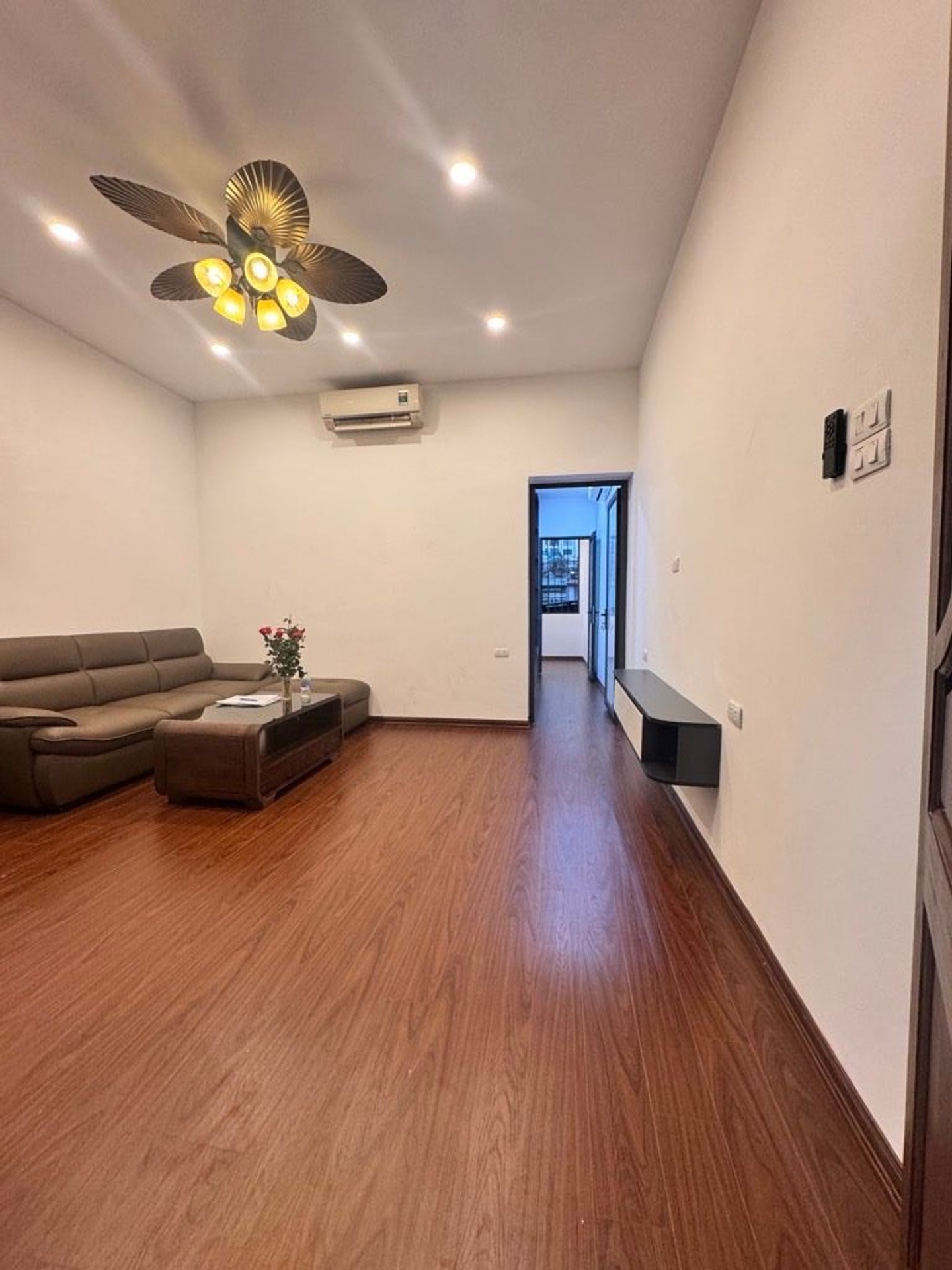 Bán nhà Nguyễn Trãi - diện tích 60m2 3 tầng - Đối diện Royal City - giá 3,5 tỷ