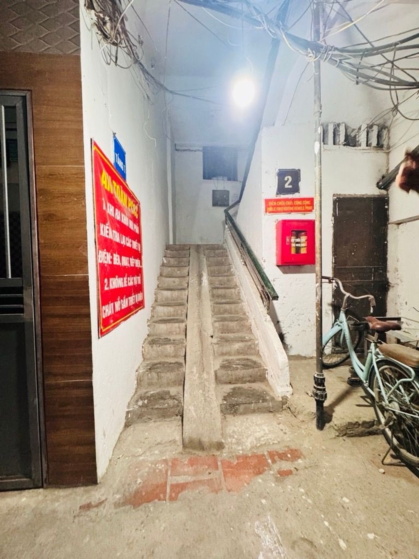 Bán nhà Nguyễn Trãi - diện tích 60m2 3 tầng - Đối diện Royal City - giá 3,5 tỷ