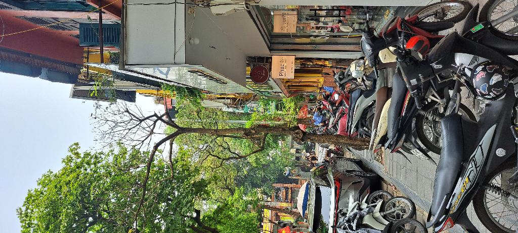 Bán nhà Lê Ngọc Hân - diện tích 77m2 3 tầng - Mặt phố, mặt tiền hoa hậu, kinh doanh đỉnh cao - giá 15,4 tỷ