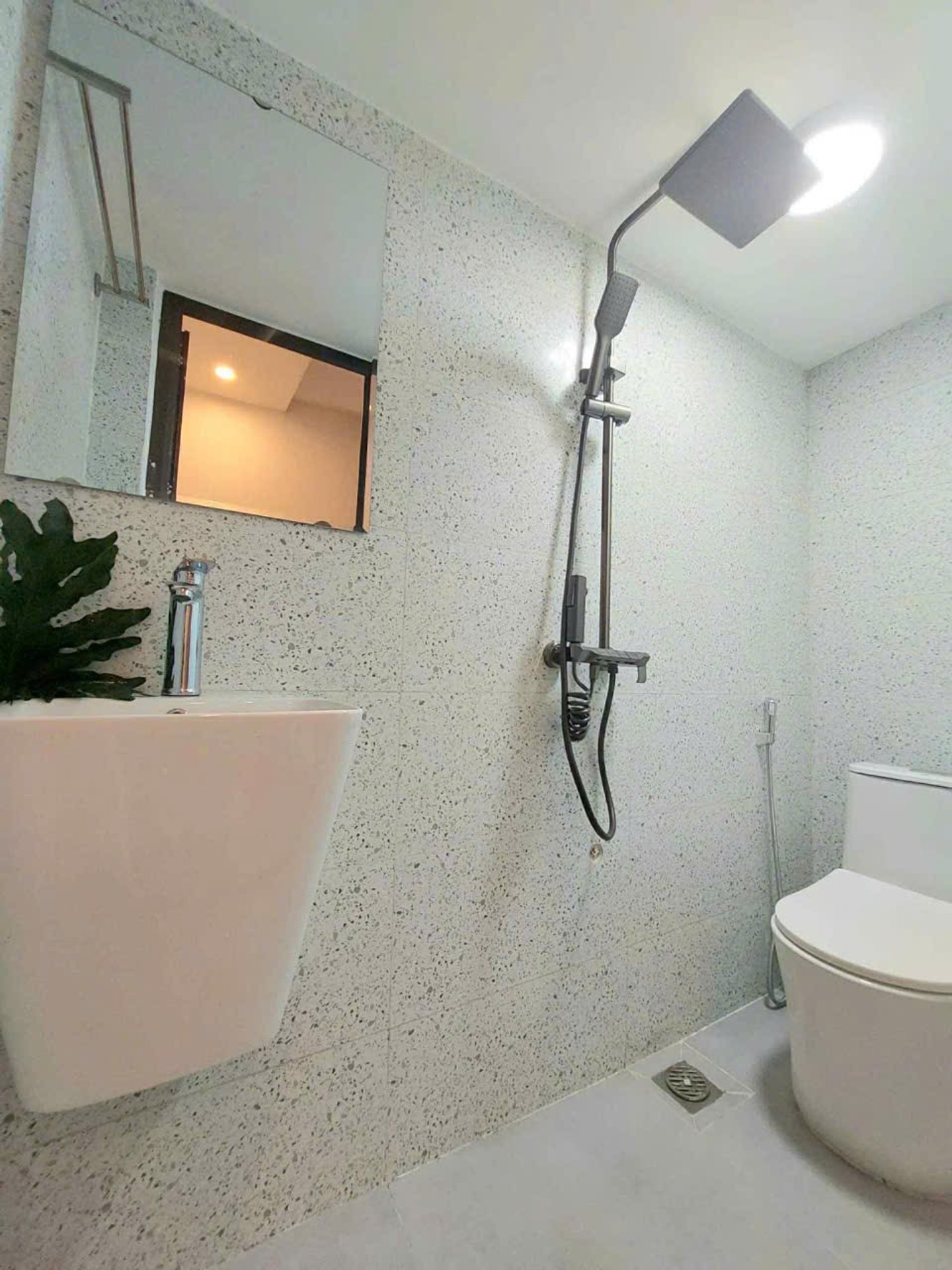 Bán nhà Nguyễn Cao - diện tích 15m2 5 tầng - Mặt ngõ thông kinh doanh - giá 7,3 tỷ