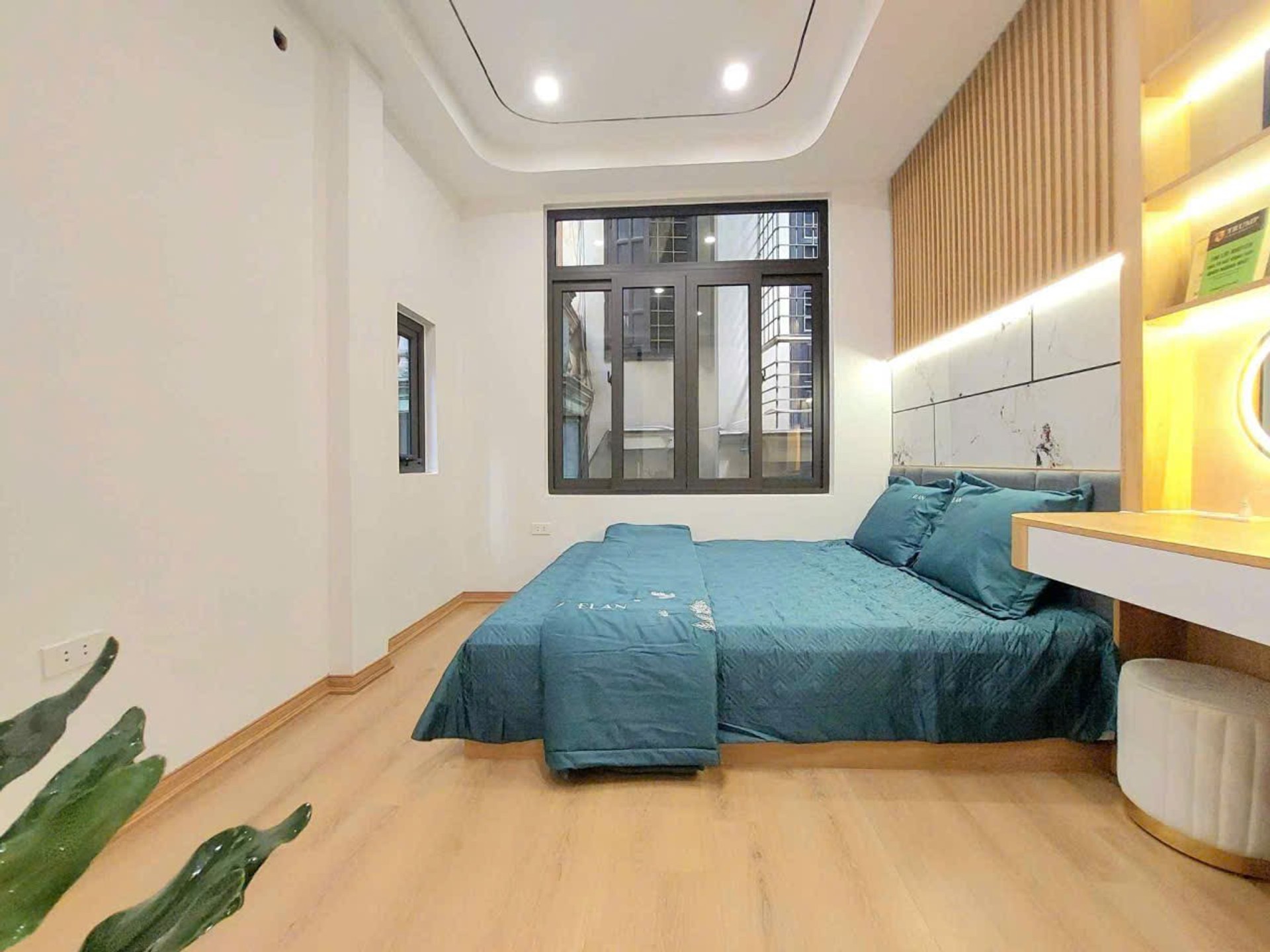Bán nhà Nguyễn Cao - diện tích 15m2 5 tầng - Mặt ngõ thông kinh doanh - giá 7,3 tỷ