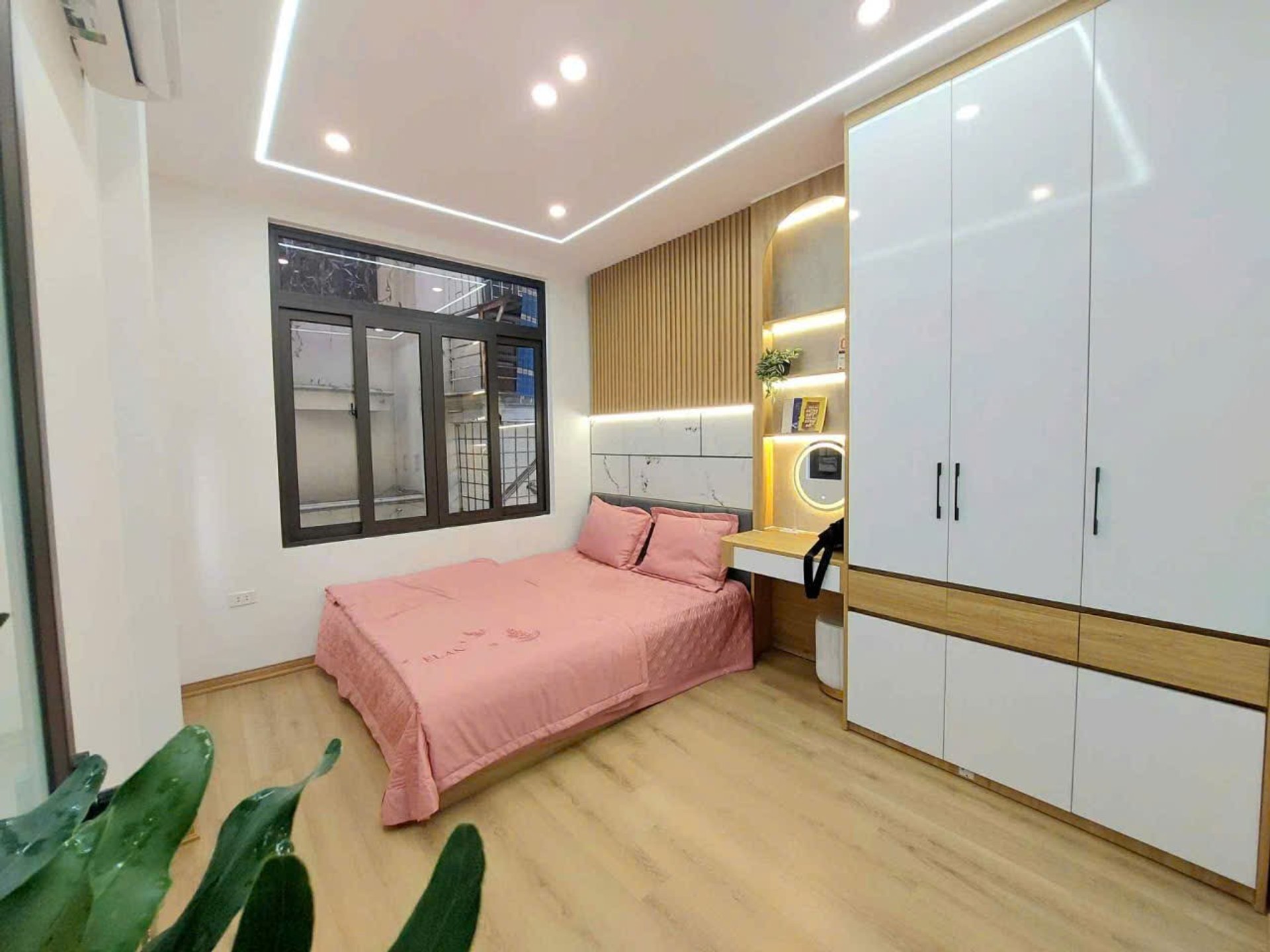 Bán nhà Nguyễn Cao - diện tích 15m2 5 tầng - Mặt ngõ thông kinh doanh - giá 7,3 tỷ