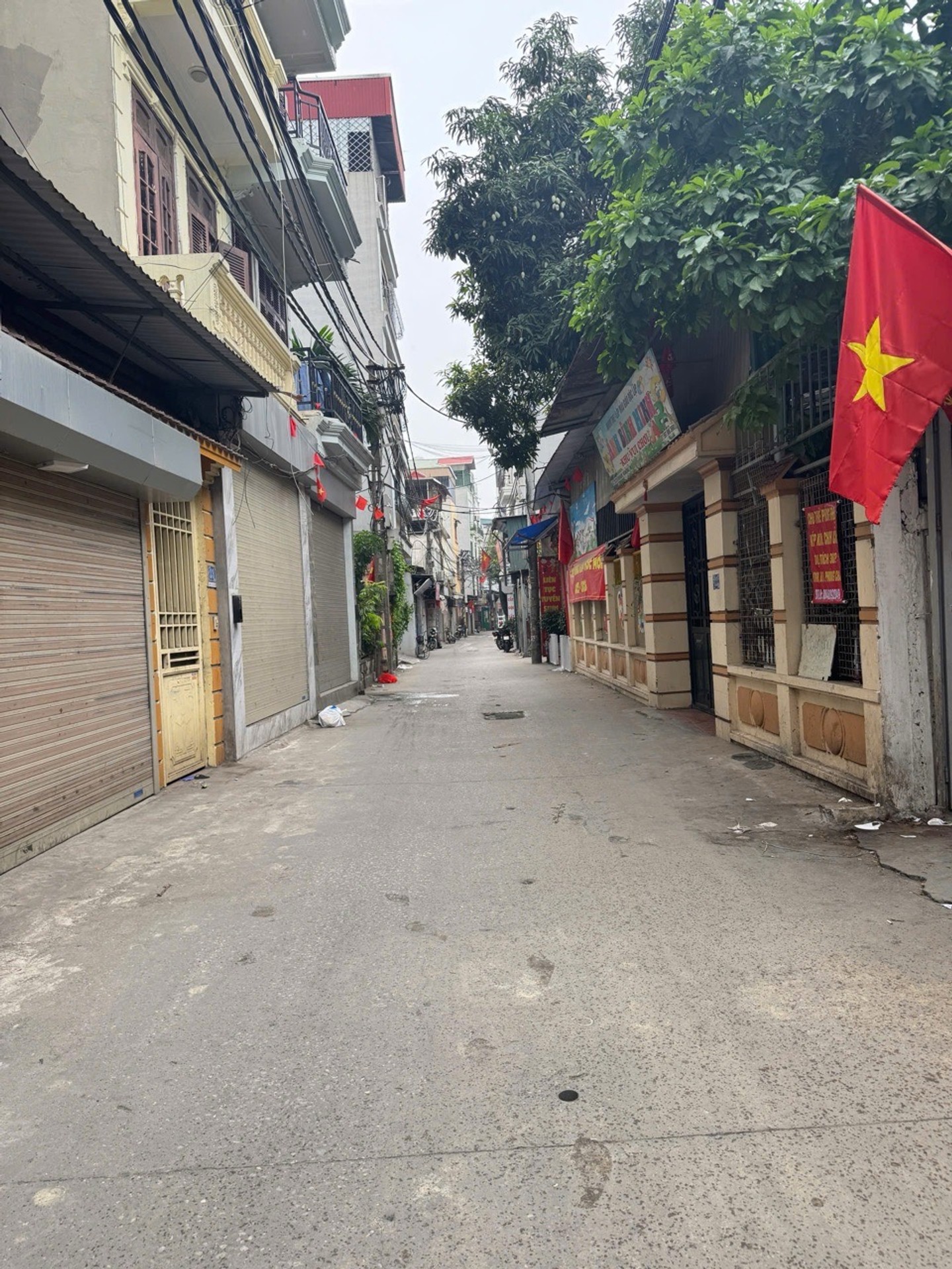 Bán nhà Lĩnh Nam - diện tích 33m2 3 tầng - Nhà dân xây - giá 6,5 tỷ