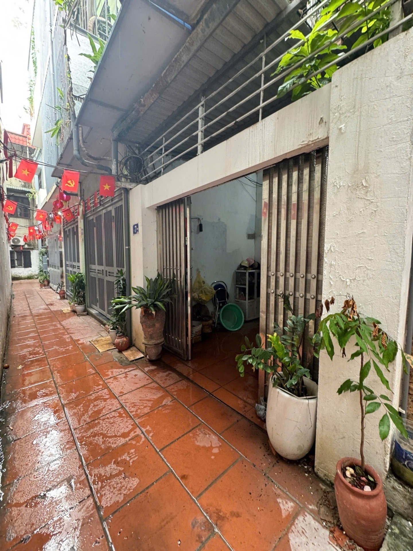Bán nhà Lĩnh Nam - diện tích 33m2 3 tầng - Nhà dân xây - giá 6,5 tỷ