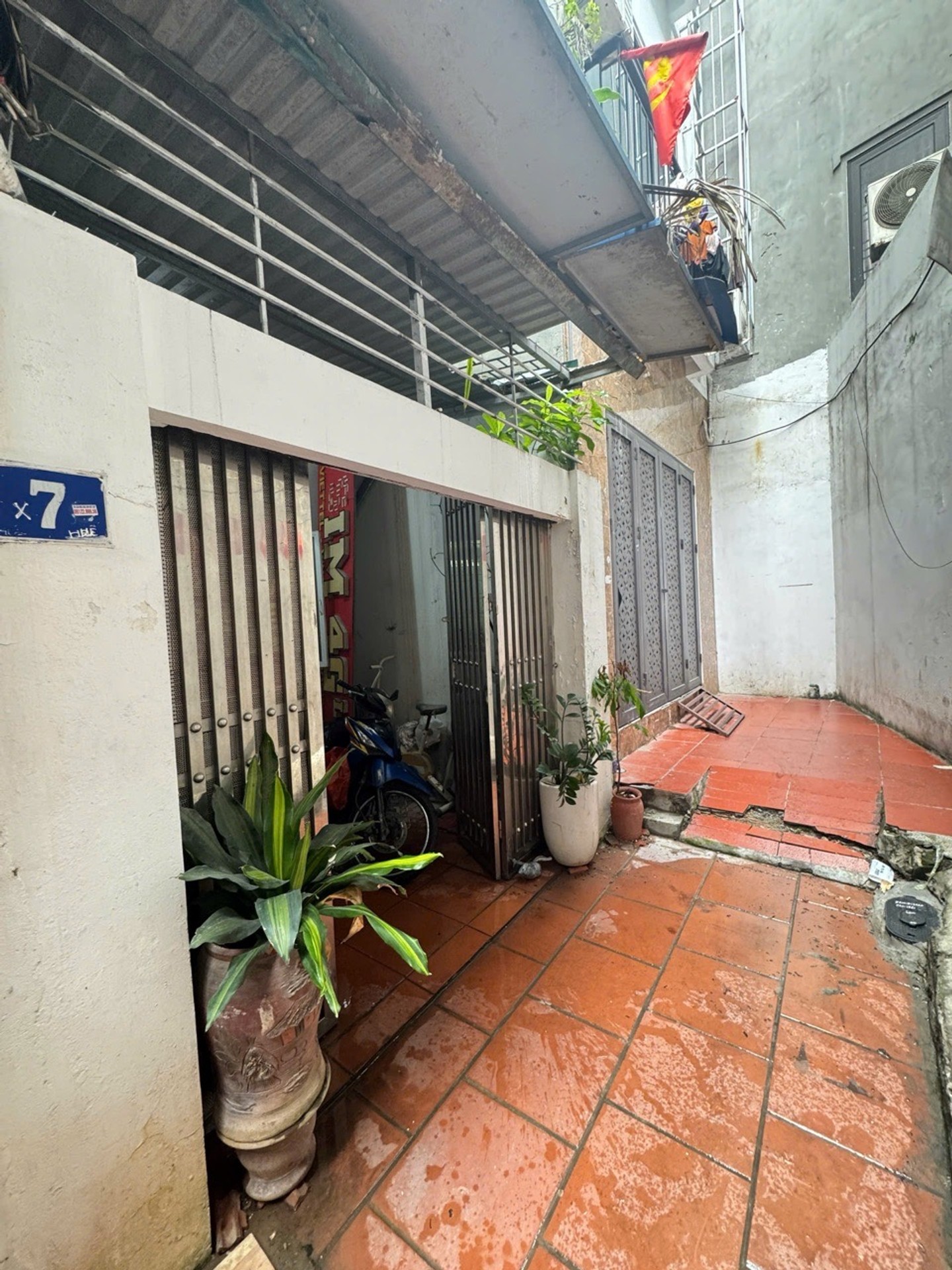Bán nhà Lĩnh Nam - diện tích 33m2 3 tầng - Nhà dân xây - giá 6,5 tỷ
