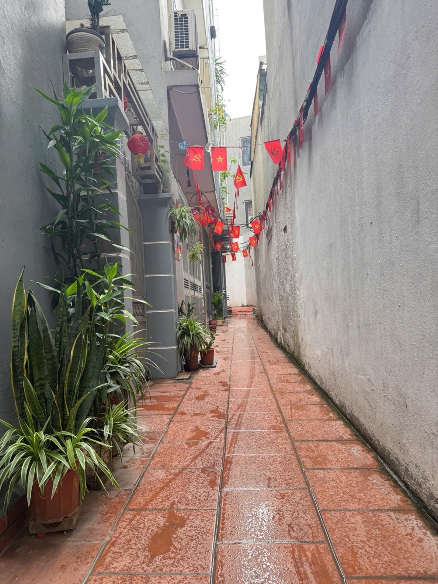 Bán nhà Lĩnh Nam - diện tích 33m2 3 tầng - Nhà dân xây - giá 6,5 tỷ