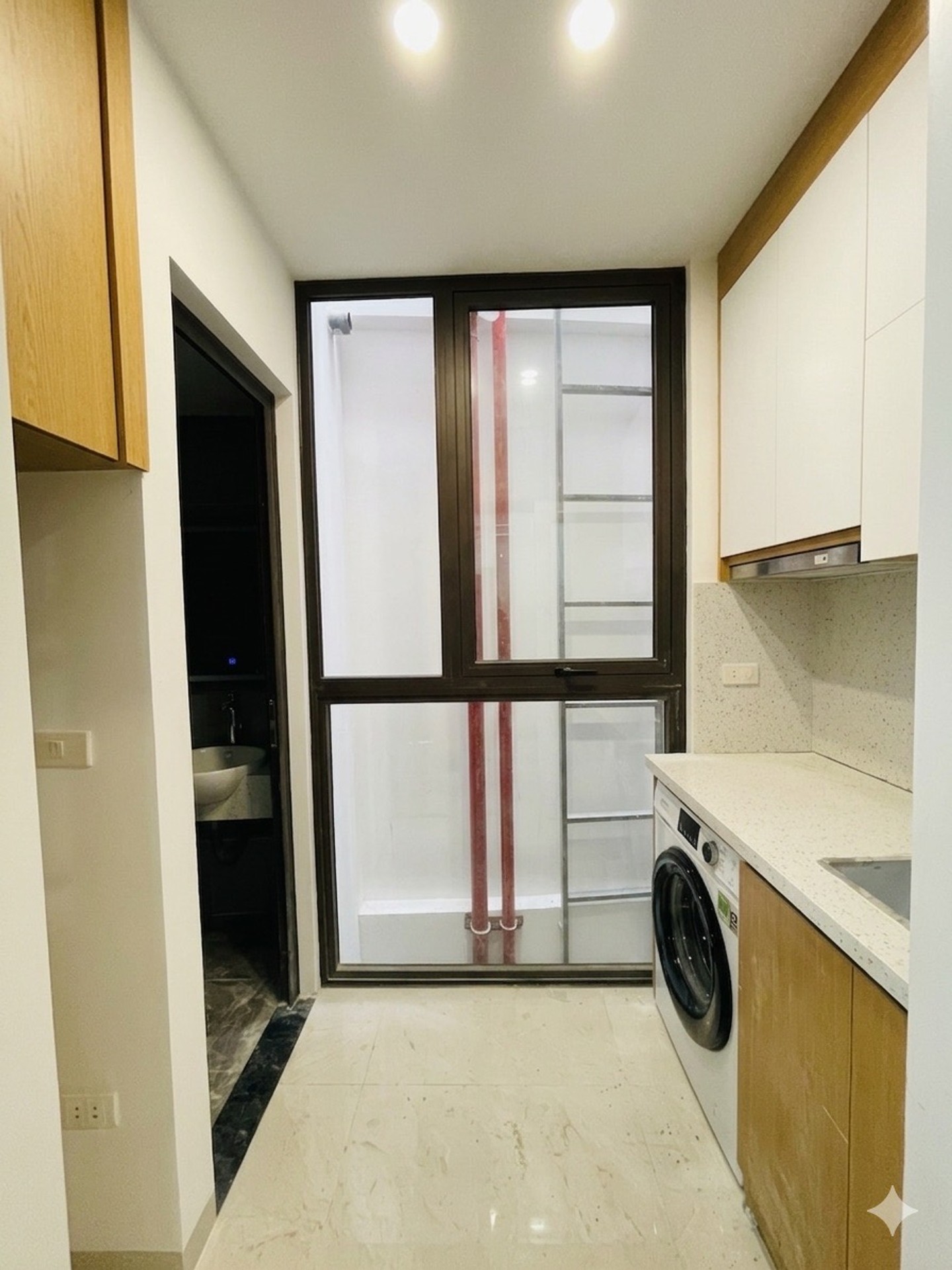 Bán nhà Hoàng Mai - diện tích 42m2 6 tầng - Thang máy, 10 phòng khép kín - giá 12,5 tỷ