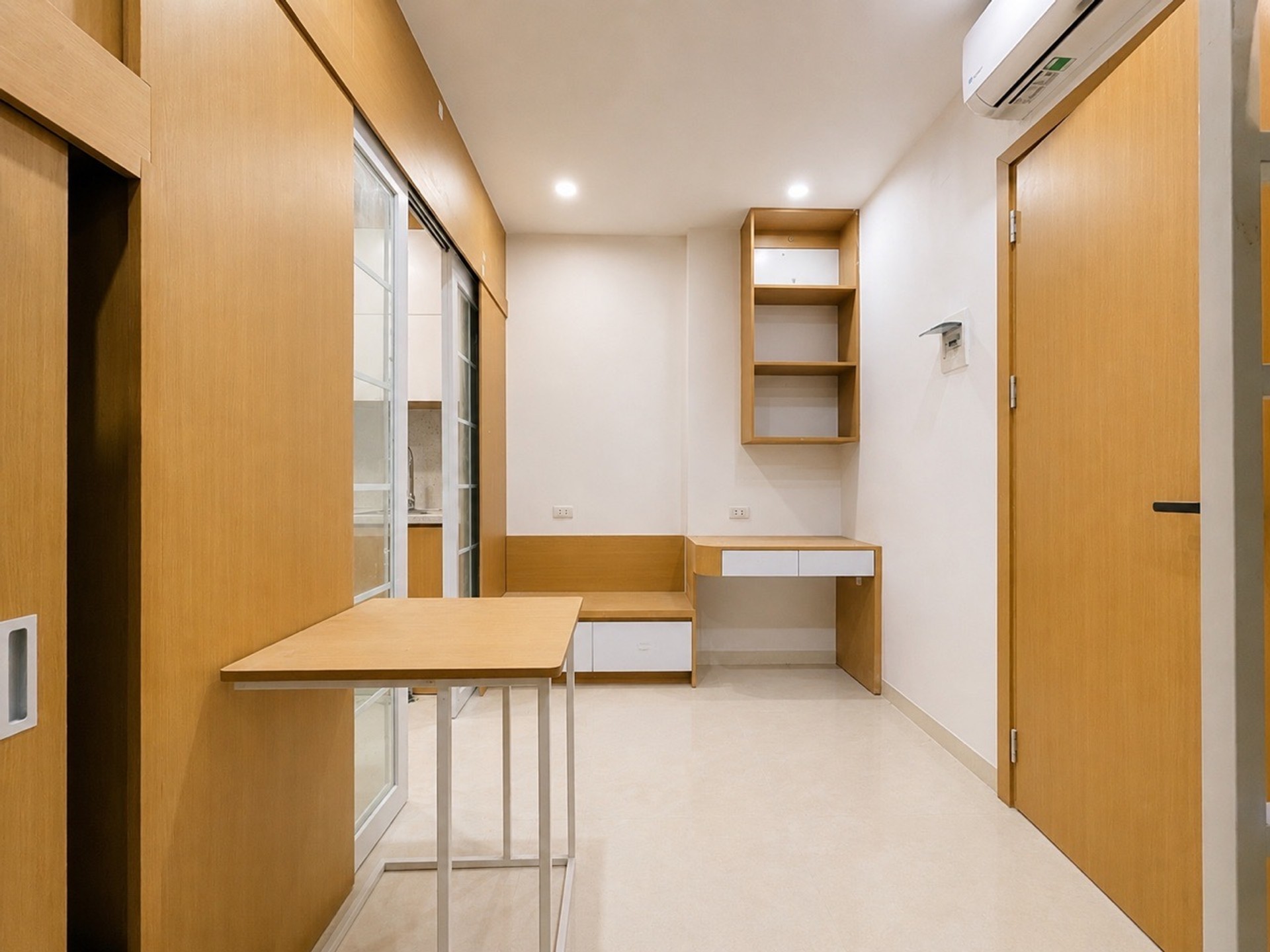 Bán nhà Hoàng Mai - diện tích 42m2 6 tầng - Thang máy, 10 phòng khép kín - giá 12,5 tỷ