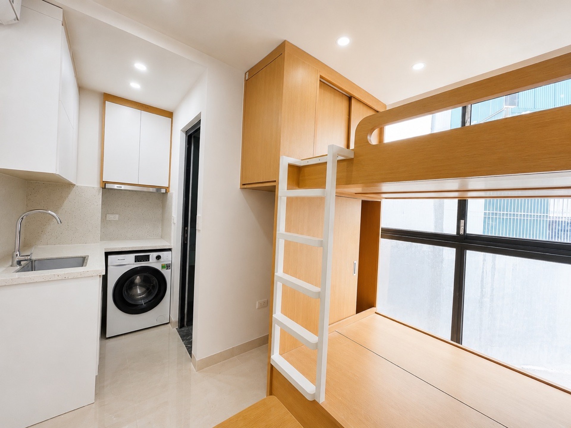 Bán nhà Hoàng Mai - diện tích 42m2 6 tầng - Thang máy, 10 phòng khép kín - giá 12,5 tỷ