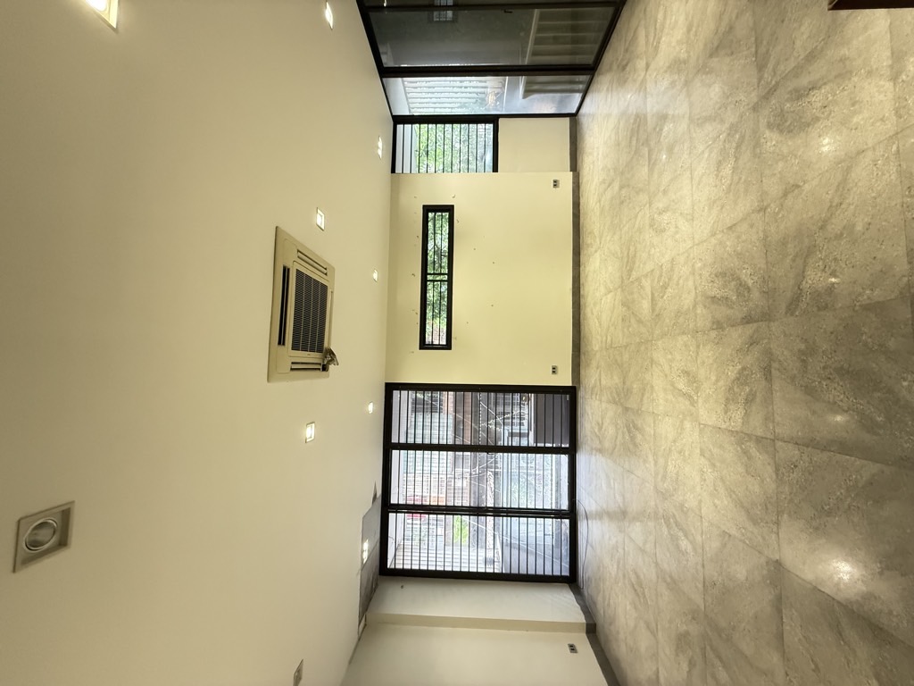 Bán nhà Thành Công - diện tích 160m2 6 tầng - Ô tô tránh - giá 76 tỷ