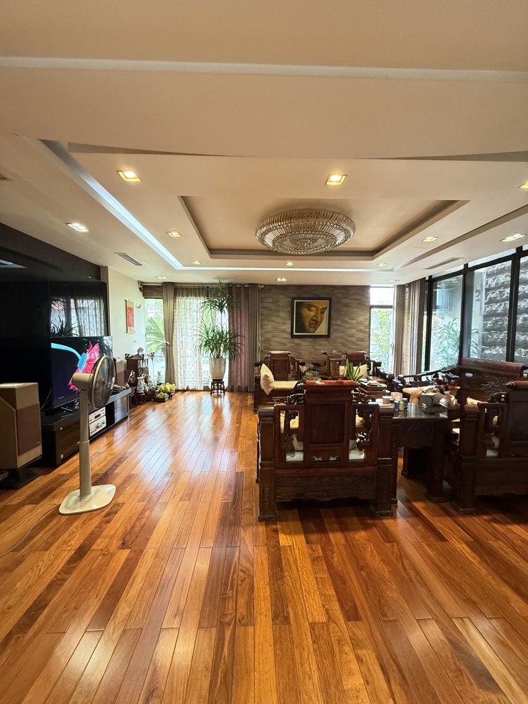 Bán nhà Thành Công - diện tích 160m2 6 tầng - Ô tô tránh - giá 76 tỷ