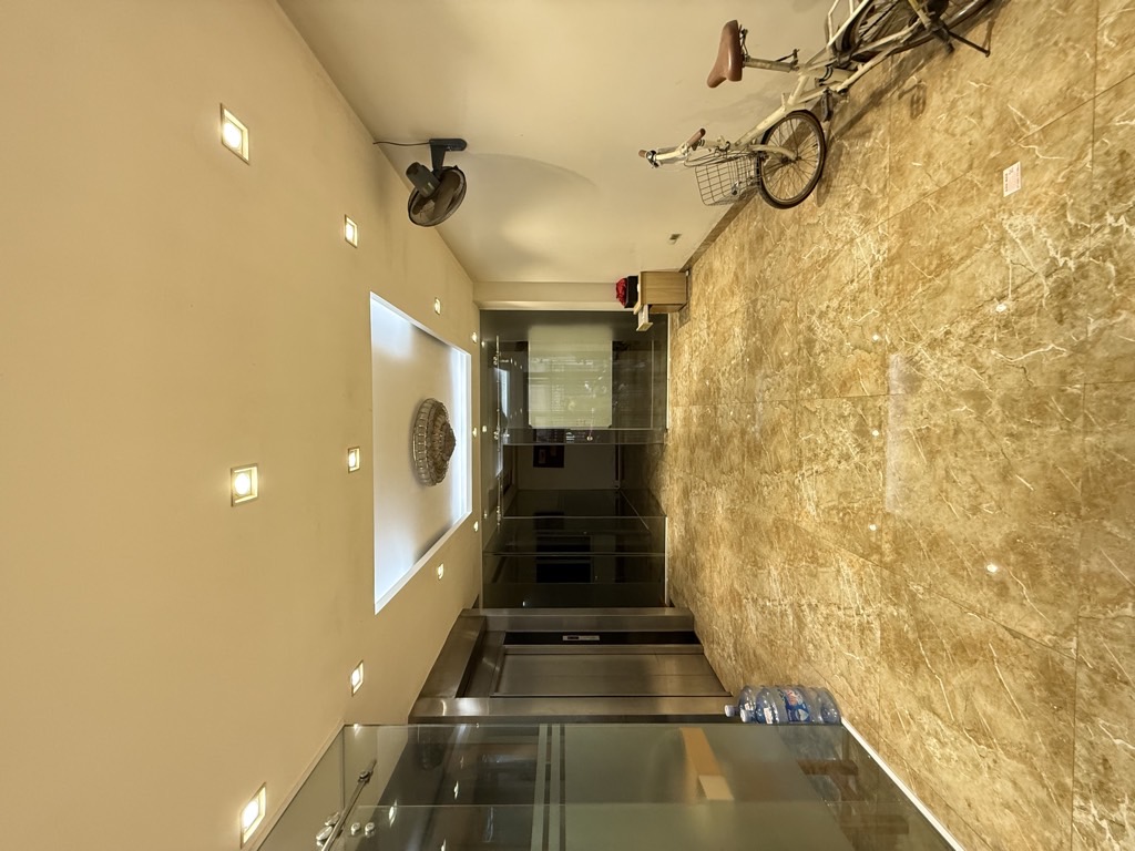 Bán nhà Thành Công - diện tích 160m2 6 tầng - Ô tô tránh - giá 76 tỷ