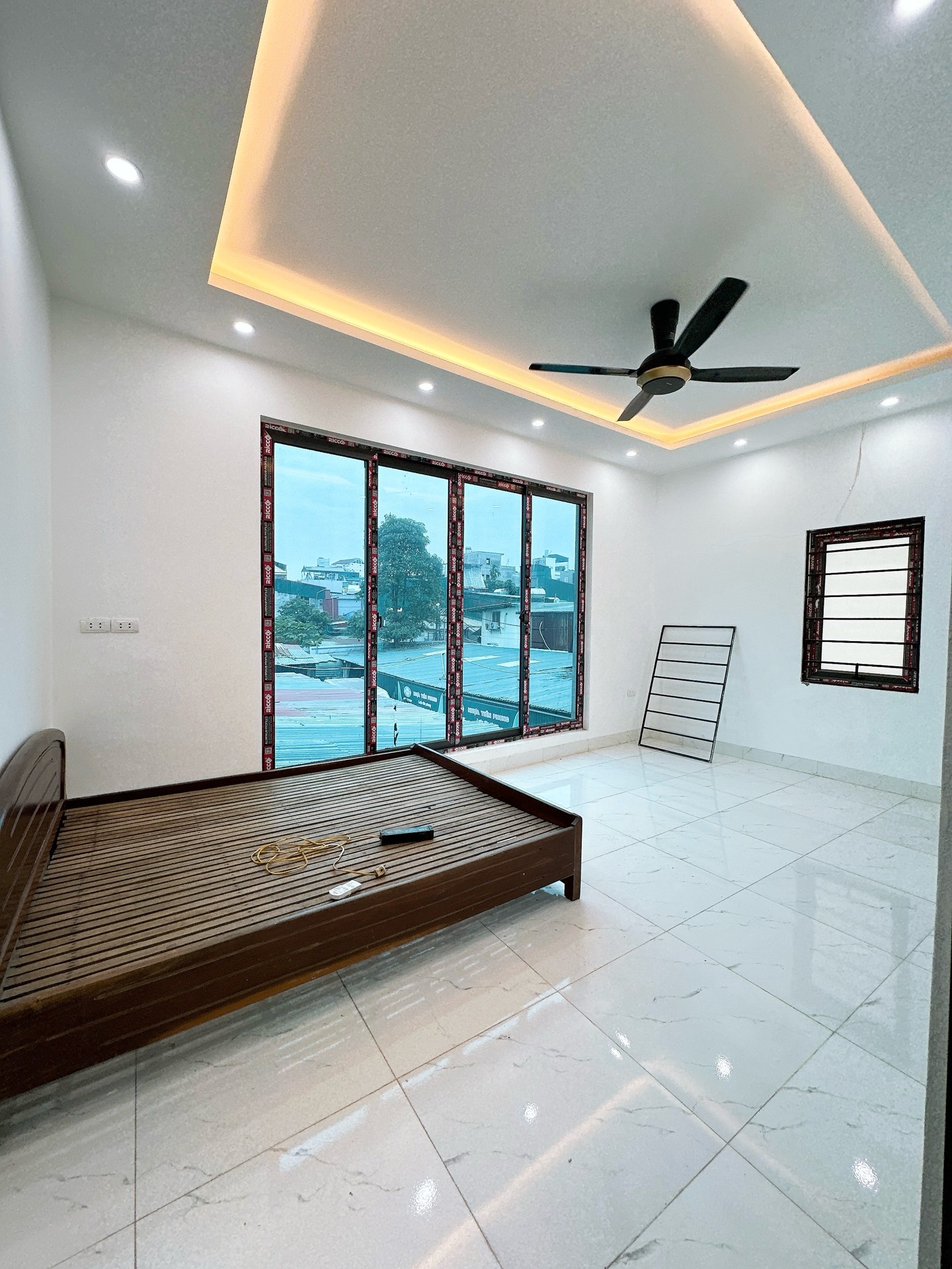 Bán nhà Tân Khai - diện tích 55m2 2 tầng - Nhà đẹp gần phố - giá 3,6 tỷ