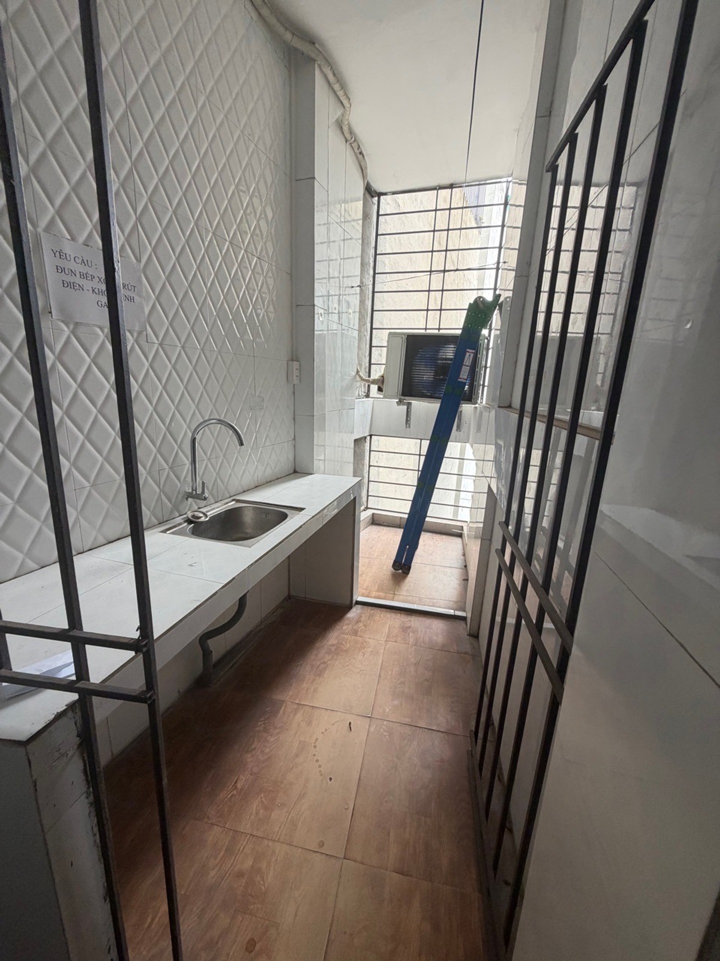 Bán nhà Hoàng Mai - diện tích 31m2 6 tầng - nhà đẹp hiếm có - giá 6,65 tỷ
