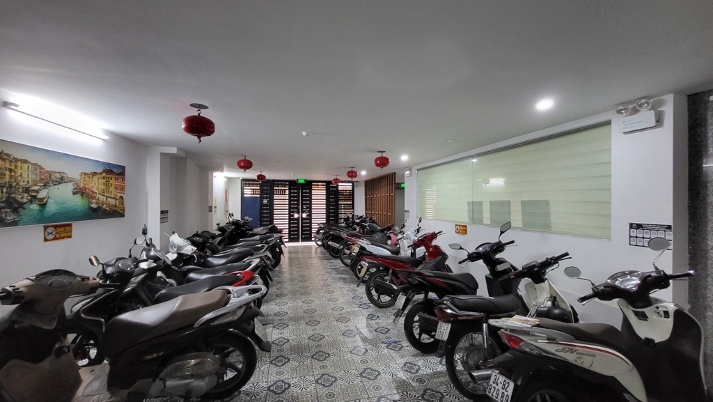 Bán nhà Lương Thế Vinh - diện tích 155m2 9 tầng - ô tô tránh vào nhà - giá 72 tỷ