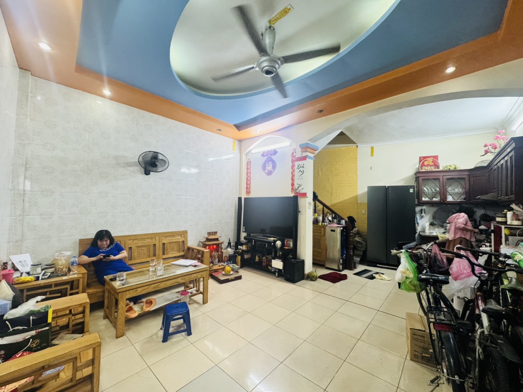 Bán nhà Ngọc Hồi - diện tích 35m2 5 tầng - Ô TÔ ĐỖ CỔNG - giá 7,9 tỷ