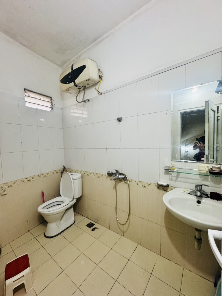Bán nhà Ngọc Hồi - diện tích 35m2 5 tầng - Ô TÔ ĐỖ CỔNG - giá 7,9 tỷ