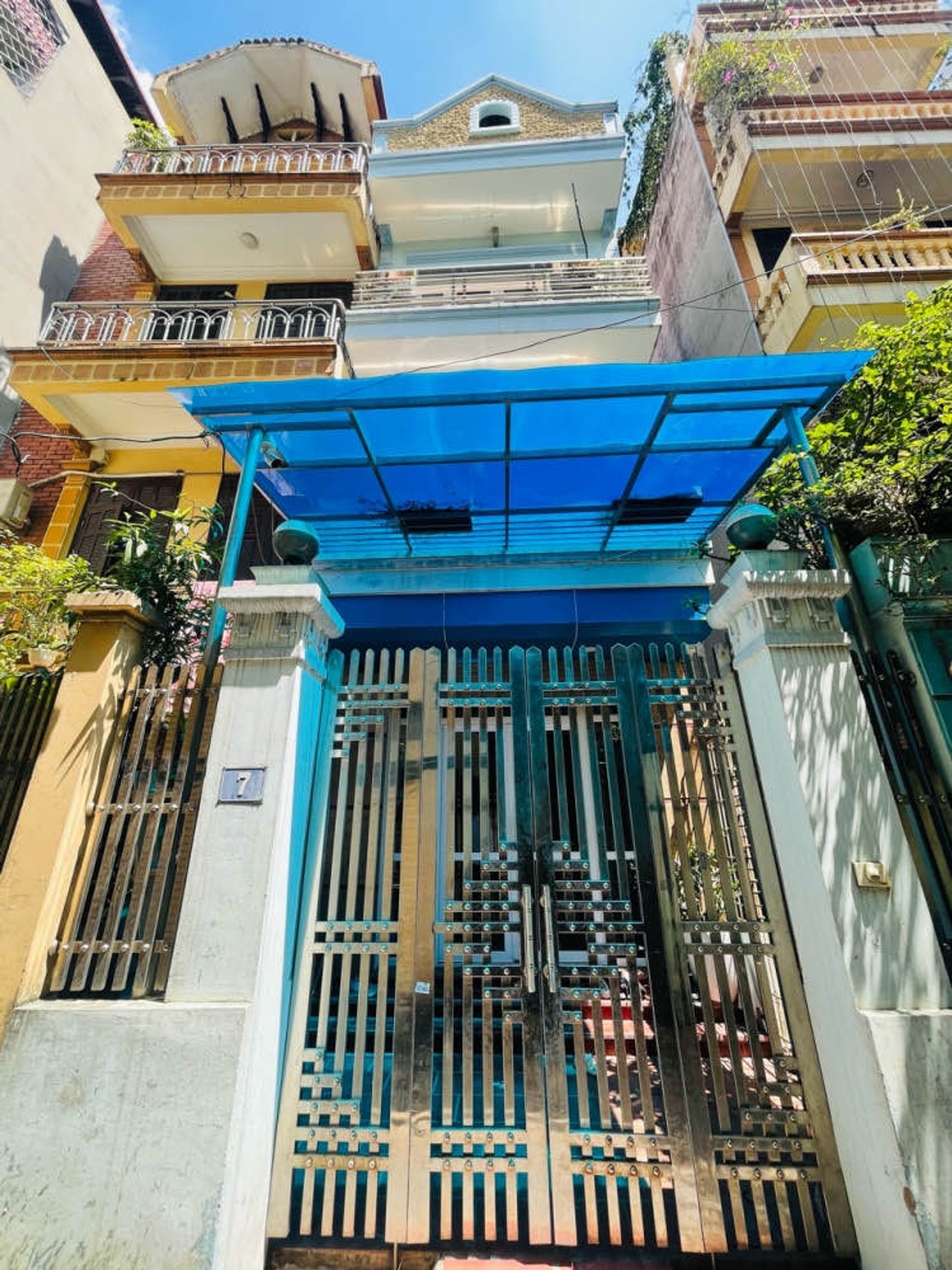 Bán nhà Định Công - diện tích 58m2 3 tầng - Lô góc - giá 15,5 tỷ