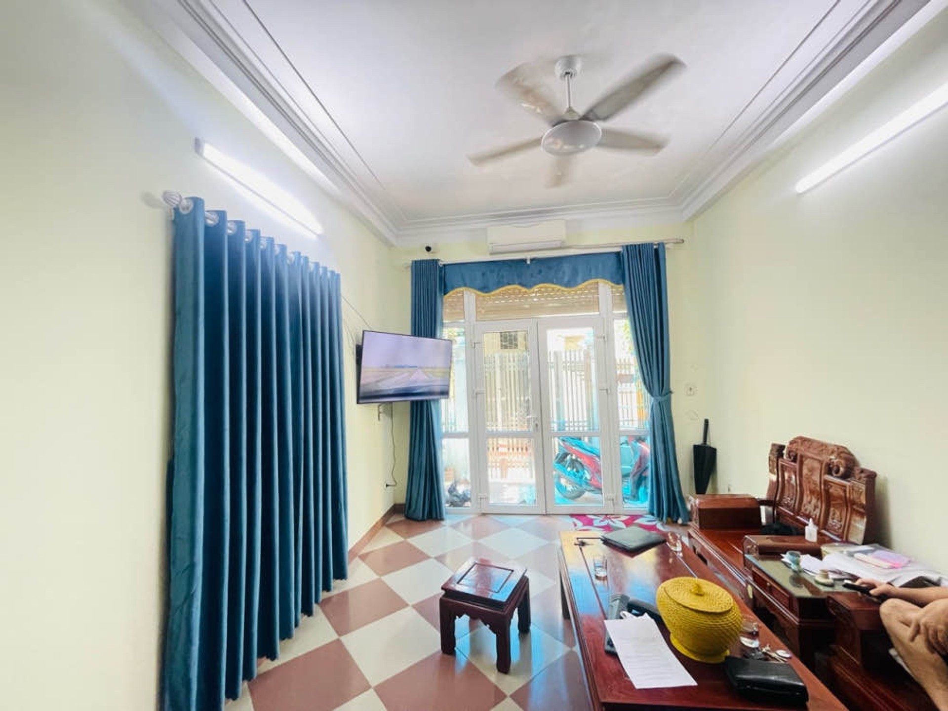 Bán nhà Định Công - diện tích 58m2 3 tầng - Lô góc - giá 15,5 tỷ