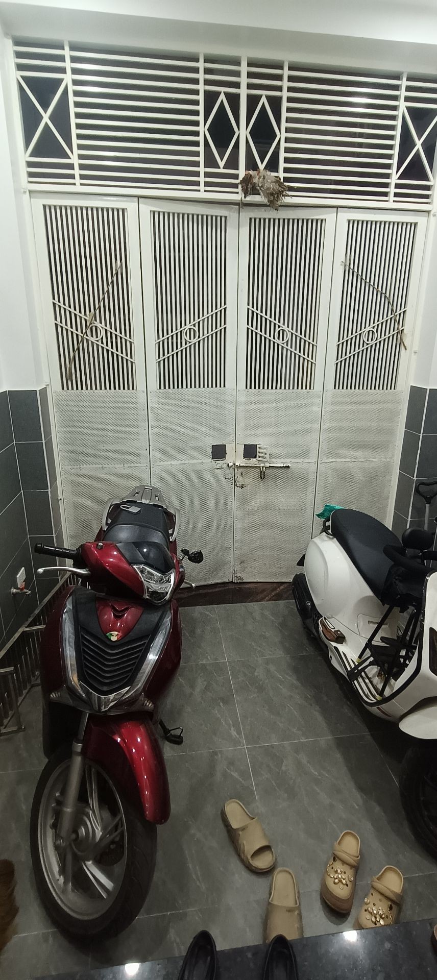 Bán nhà Nguyễn Chính - diện tích 40m2 4 tầng - Nhà đẹp hiếm có - giá 9,5 tỷ
