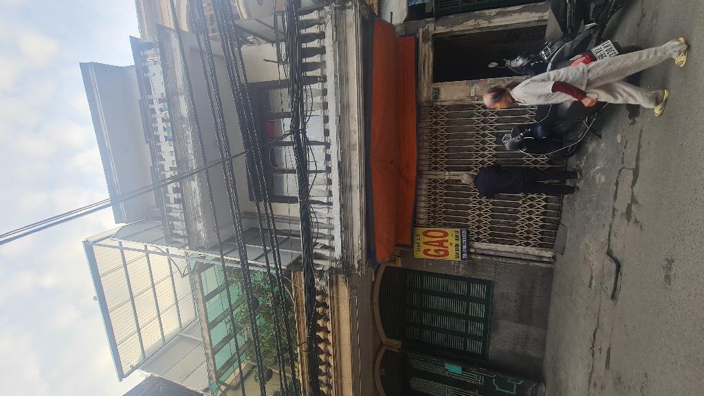 Bán nhà Ngõ chợ Khâm Thiên - diện tích 117m2 3 tầng - Bán đất tặng nhà - giá 25 tỷ