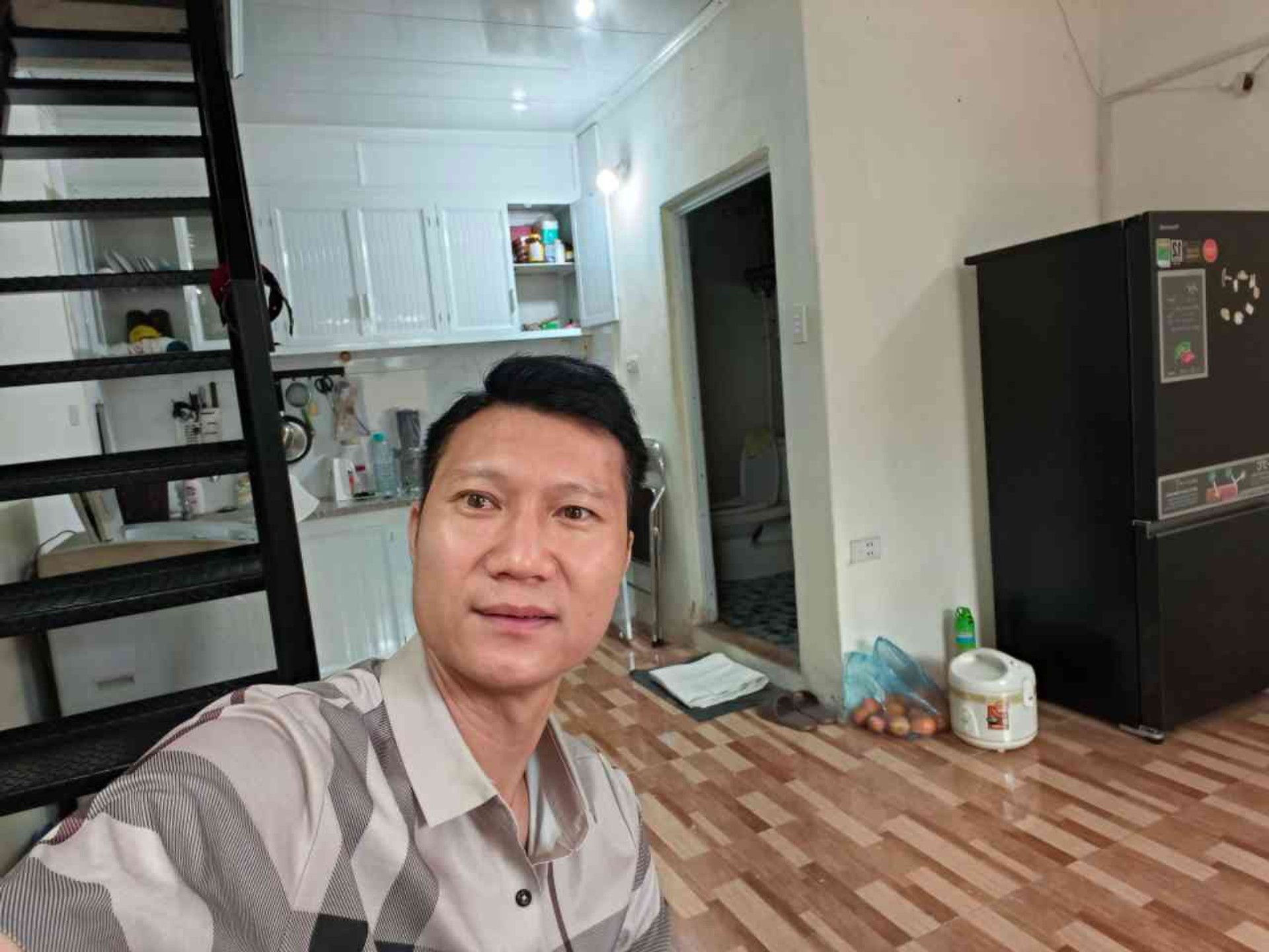 Bán nhà Vĩnh Hưng - diện tích 24m2 2 tầng - Nhà chưa có sổ, mua bán vi bằng - giá 2,7 tỷ