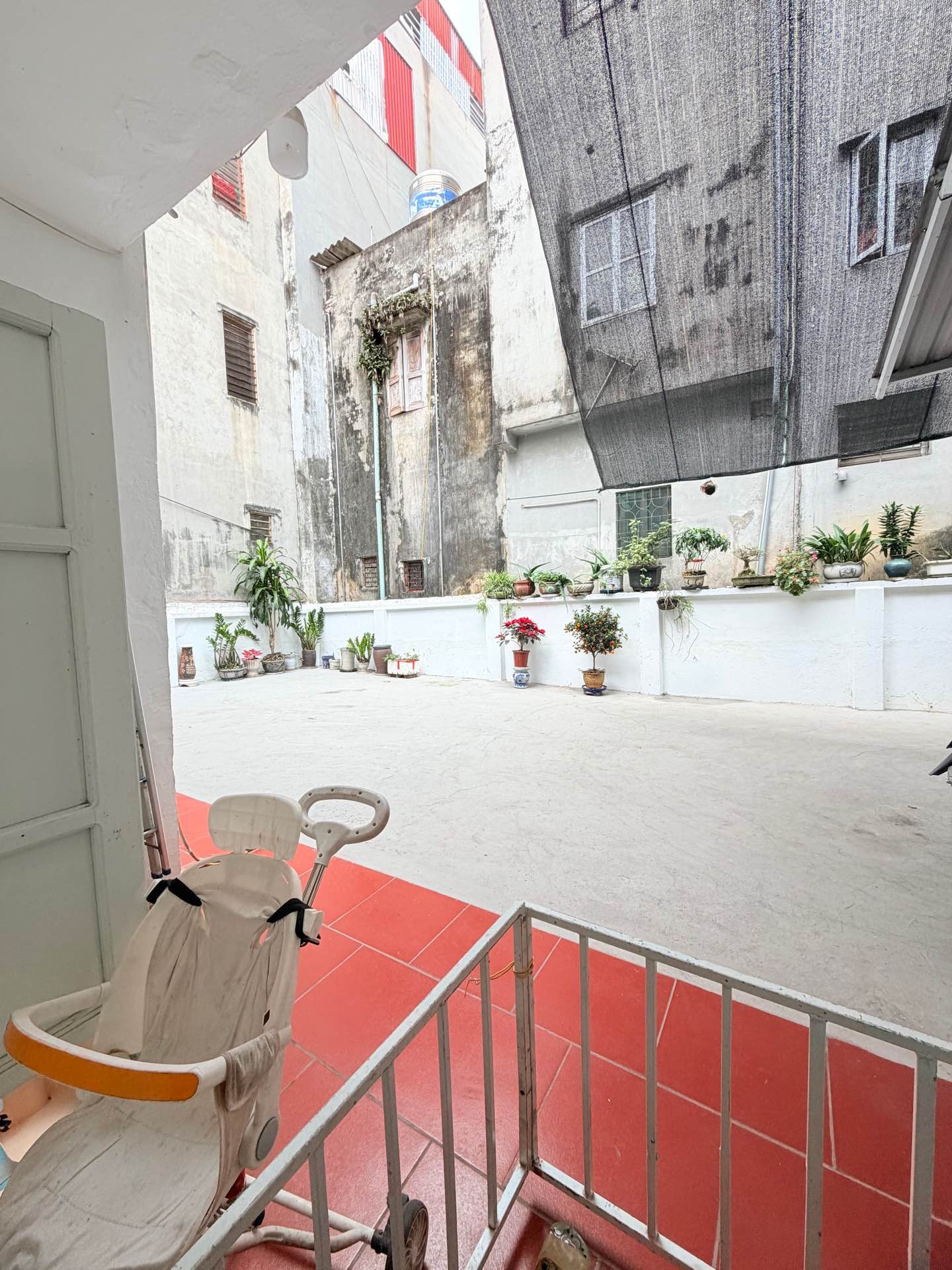 Bán nhà Tân Mai - diện tích 41m2 2 tầng - mặt tiền khủng - giá 14 tỷ